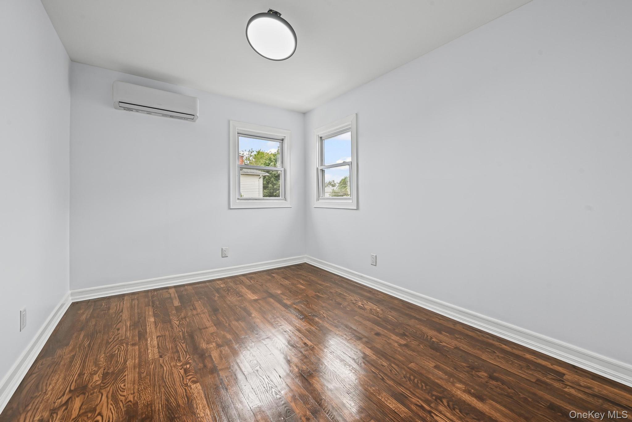 Single Family 148th Drive Queens, NY 11422, MLS-1035121-15