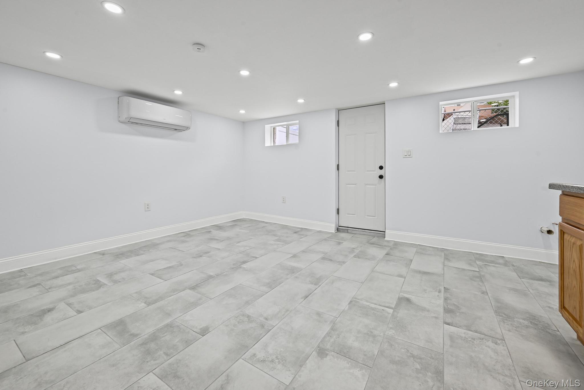 Single Family 148th Drive Queens, NY 11422, MLS-1035121-17