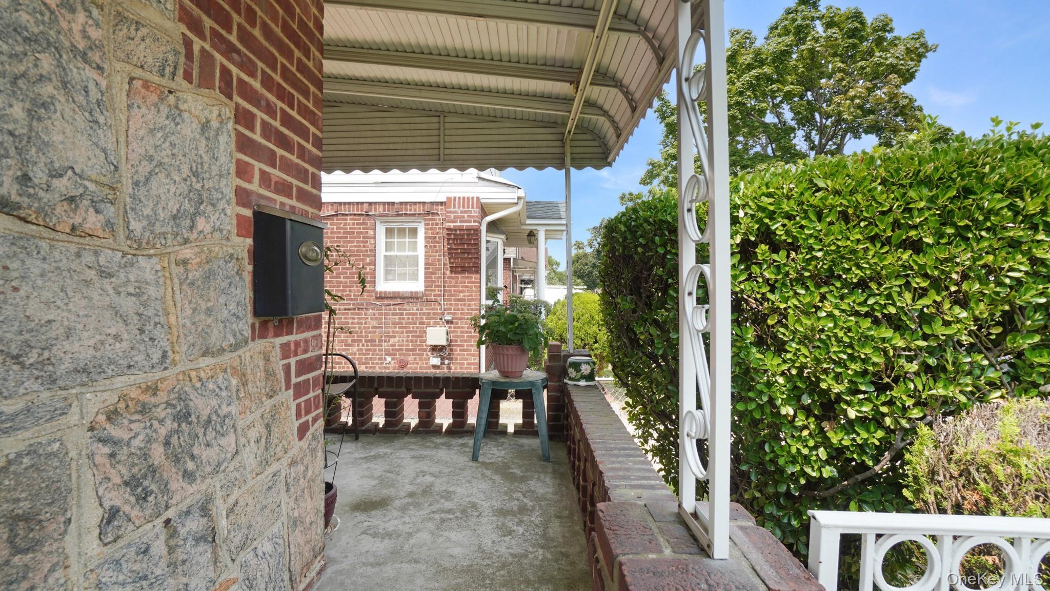 Single Family 257th Street Queens, NY 11004, MLS-1035135-2