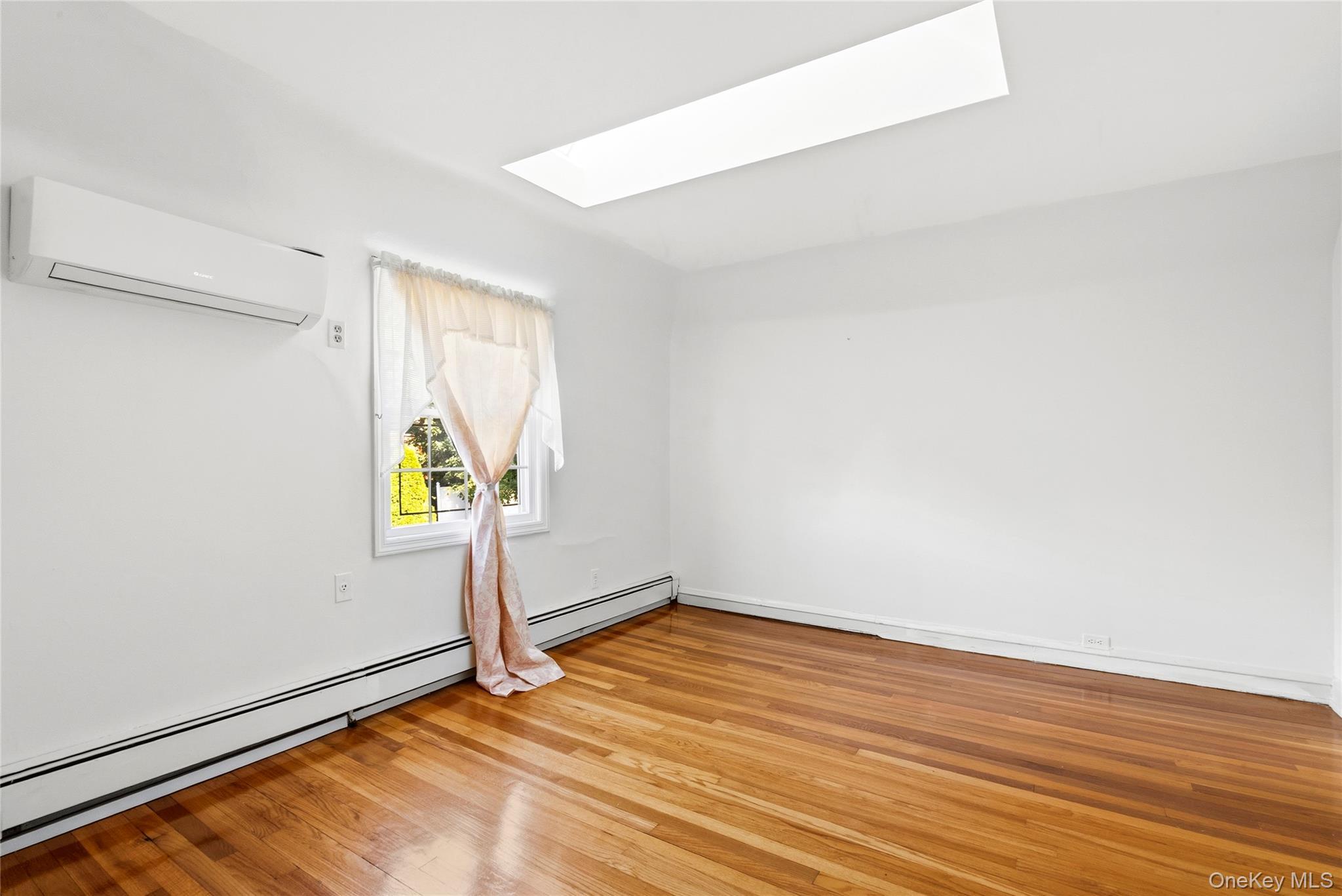 Single Family 26th Avenue Queens, NY 11360, MLS-1035139-21