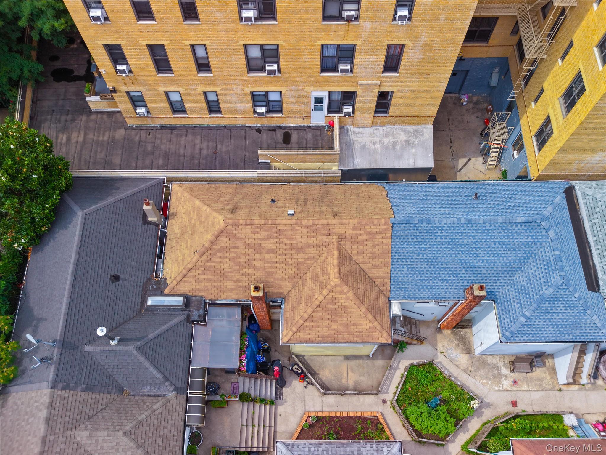 Single Family West End Avenue  Brooklyn, NY 11235, MLS-1035174-20