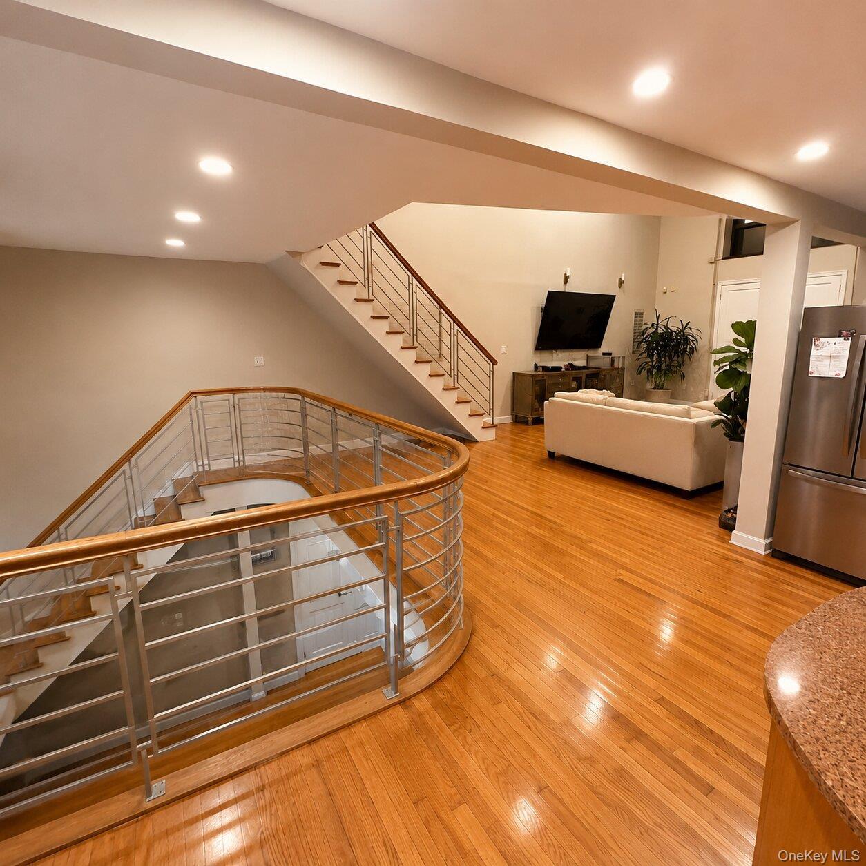 Single Family 192nd Street Queens, NY 11366, MLS-1035178-8