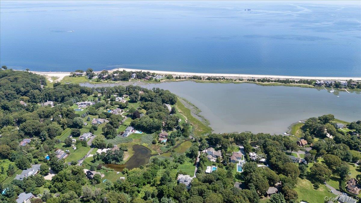 Single Family Bevin Road  Suffolk County, NY 11768, MLS-1035180-38