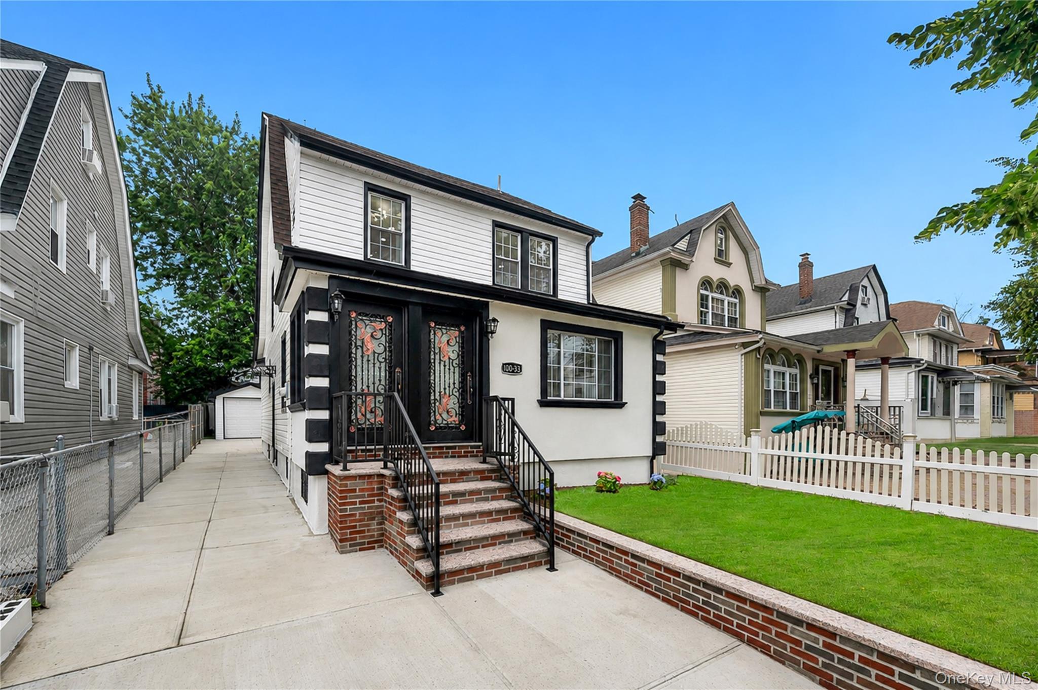 Single Family 205th Street  Queens, NY 11423, MLS-1035187-2