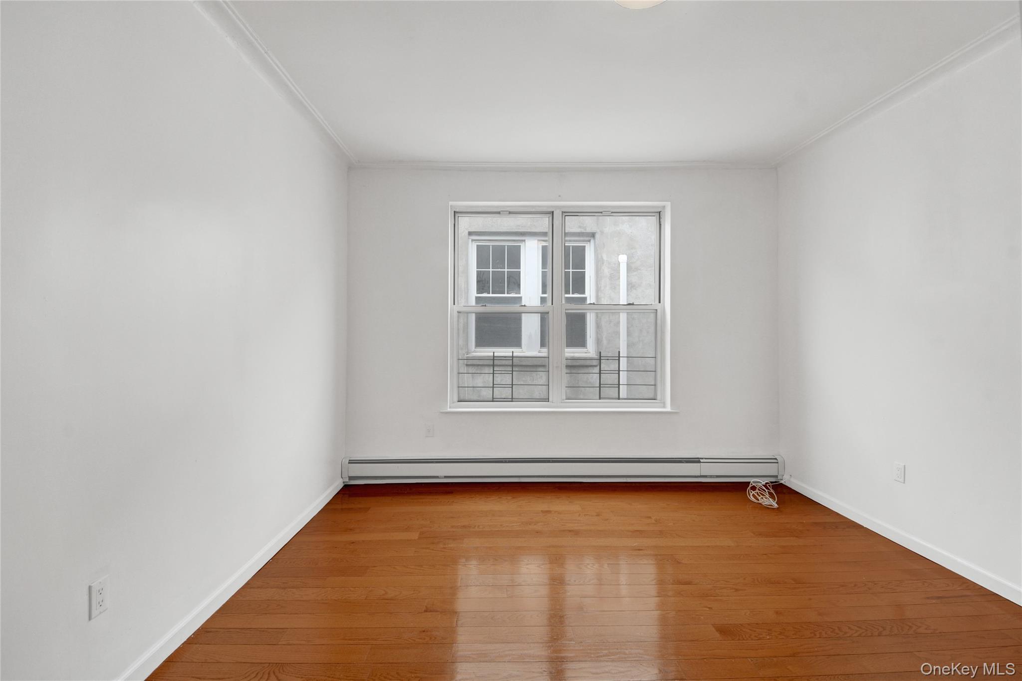 Single Family E 217th Street Bronx, NY 10469, MLS-1035190-10