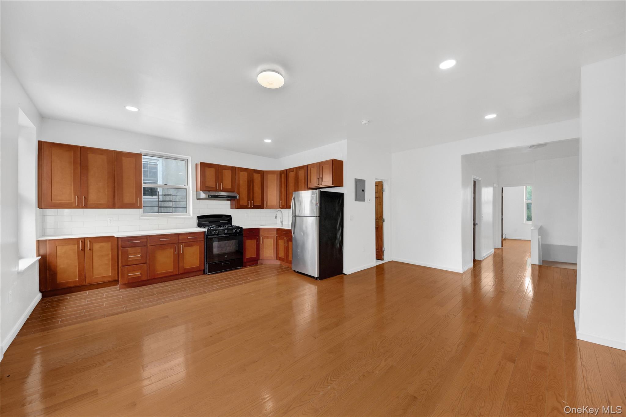Single Family E 217th Street Bronx, NY 10469, MLS-1035190-15