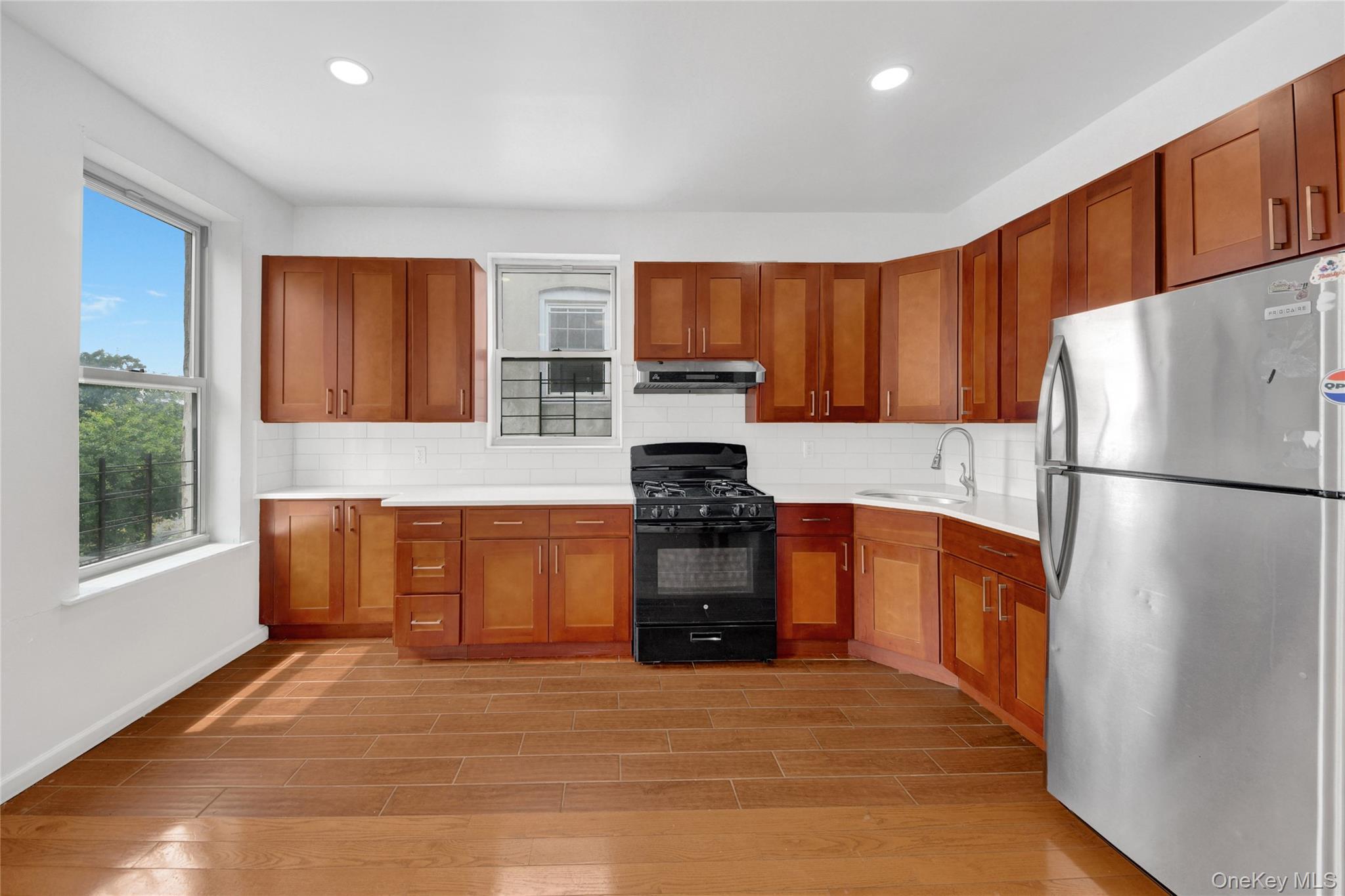 Single Family E 217th Street Bronx, NY 10469, MLS-1035190-18