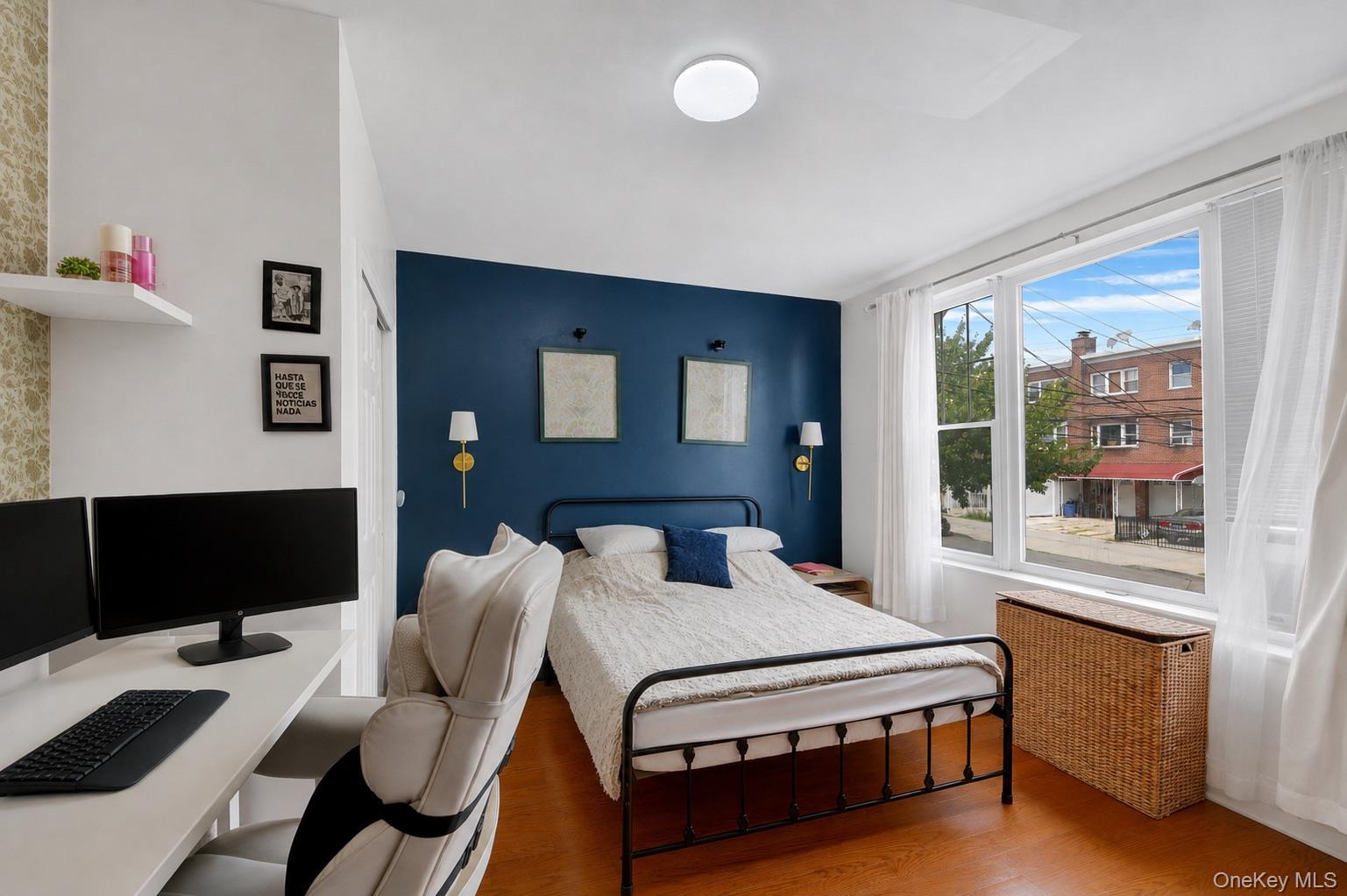Single Family E 217th Street Bronx, NY 10469, MLS-1035190-5