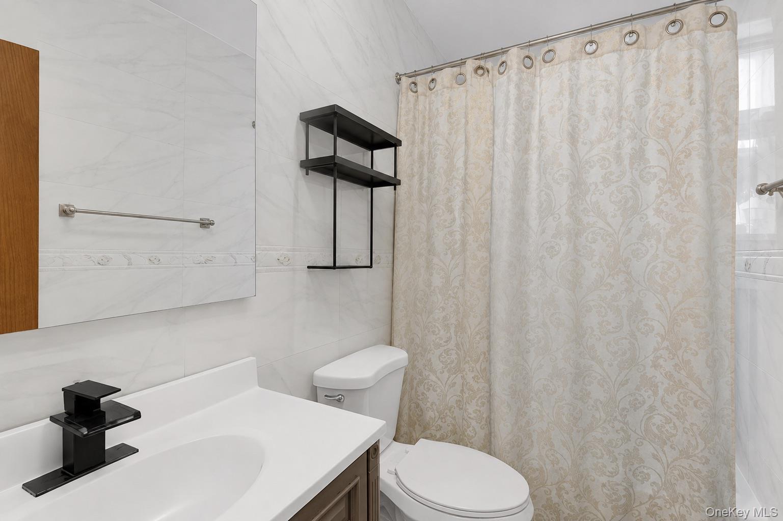 Single Family E 217th Street Bronx, NY 10469, MLS-1035190-6