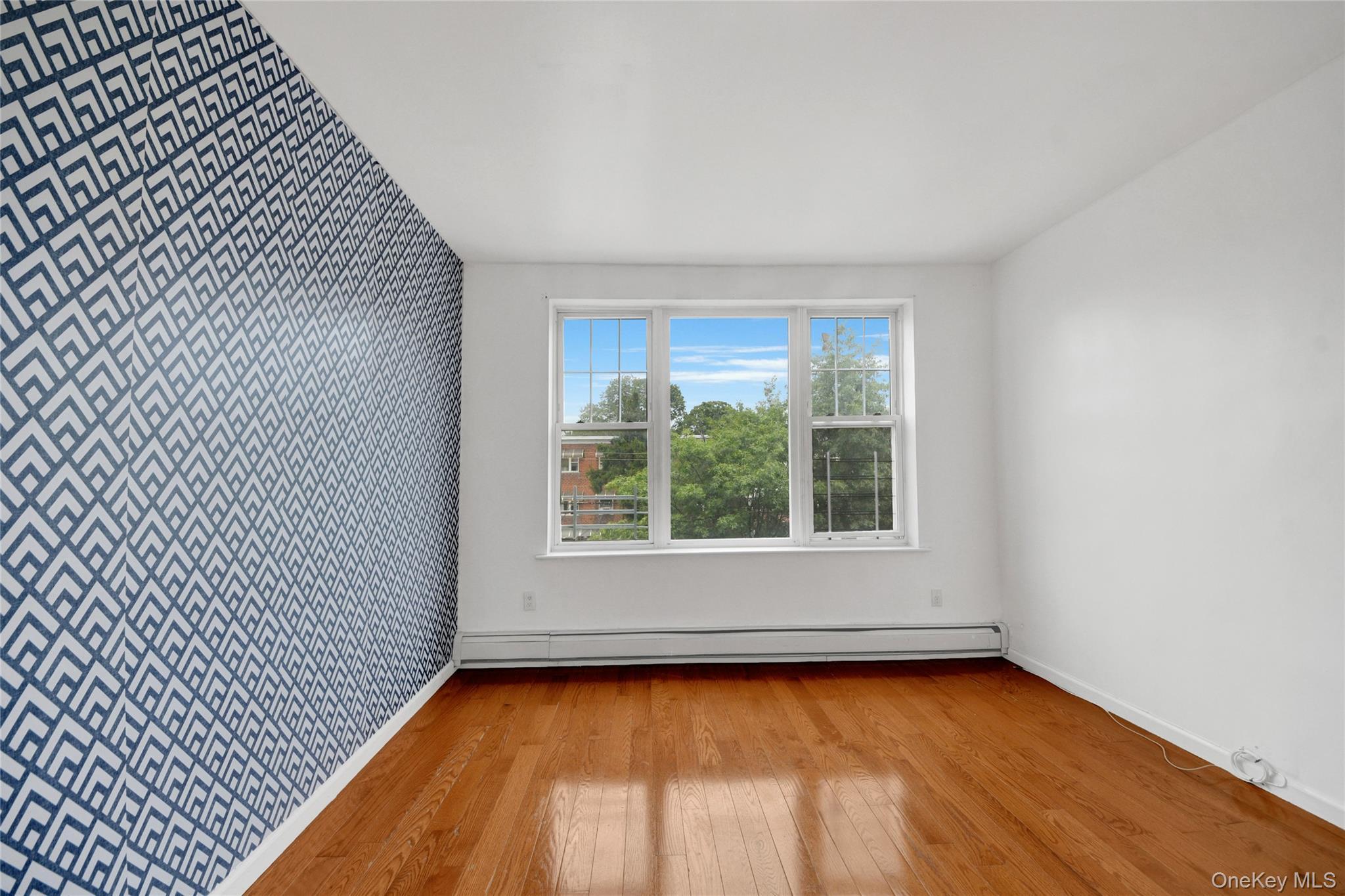 Single Family E 217th Street Bronx, NY 10469, MLS-1035190-8