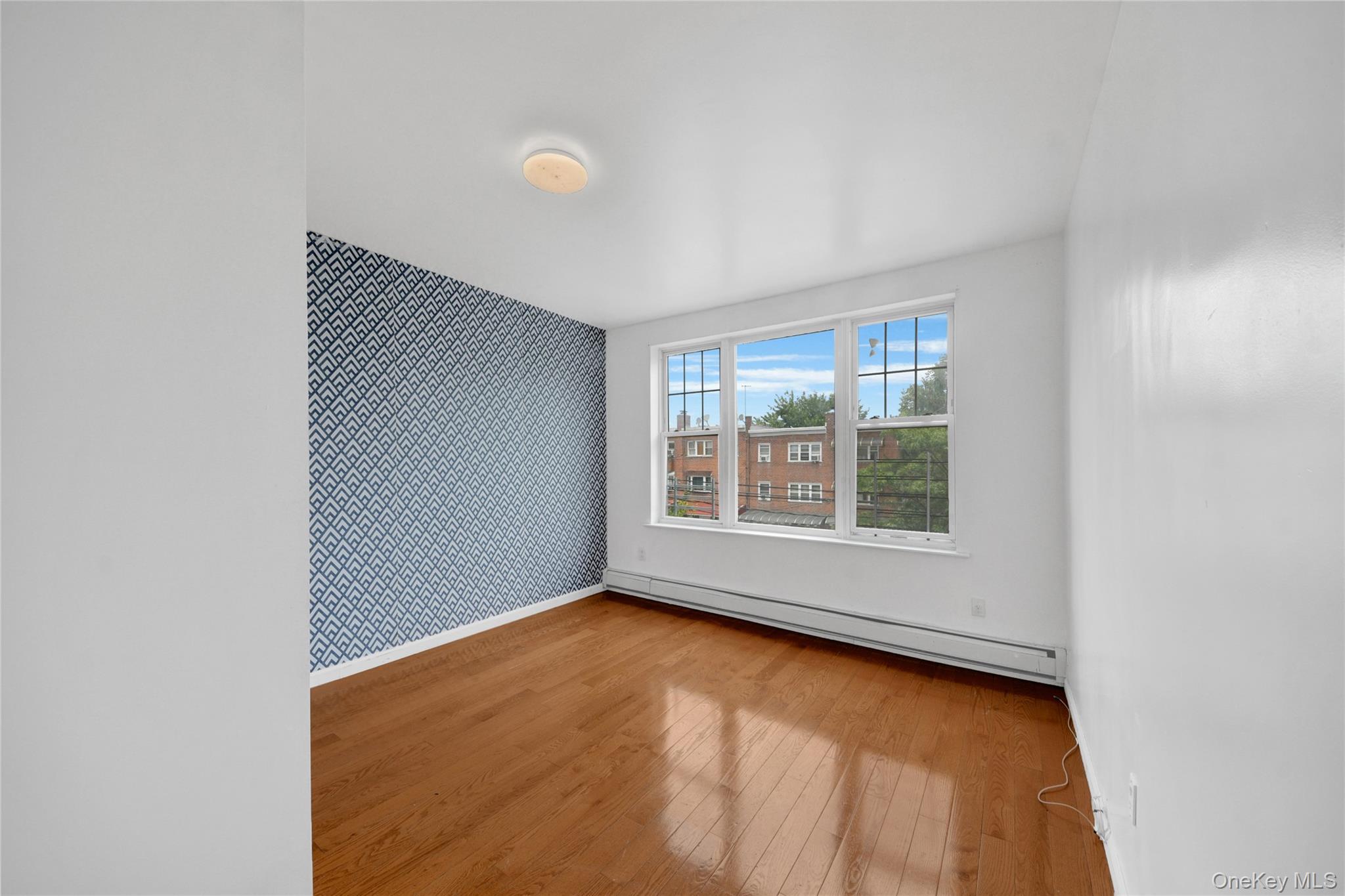 Single Family E 217th Street Bronx, NY 10469, MLS-1035190-9