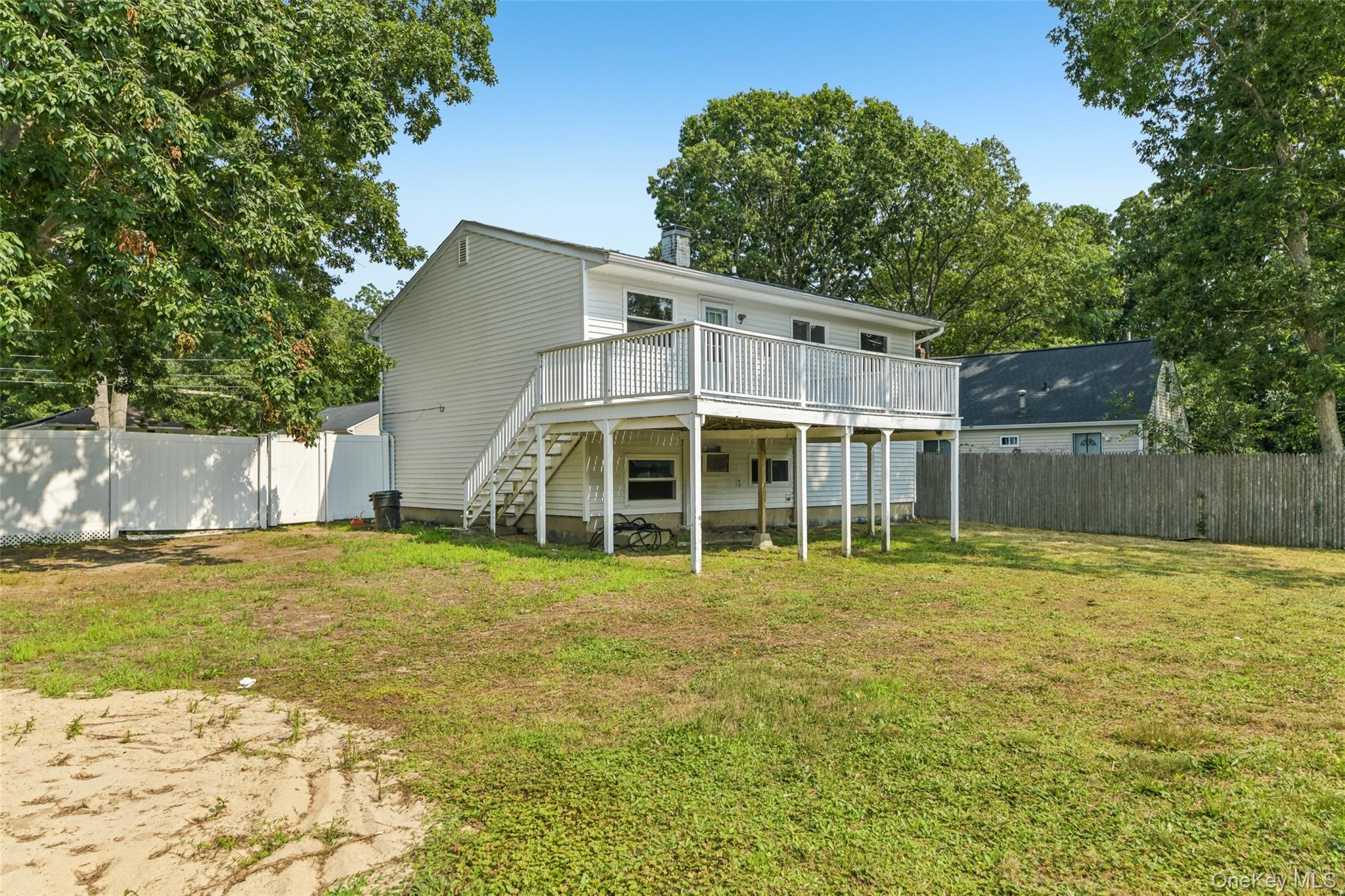 Single Family Beechwood Drive Suffolk County, NY 11967, MLS-1035203-17