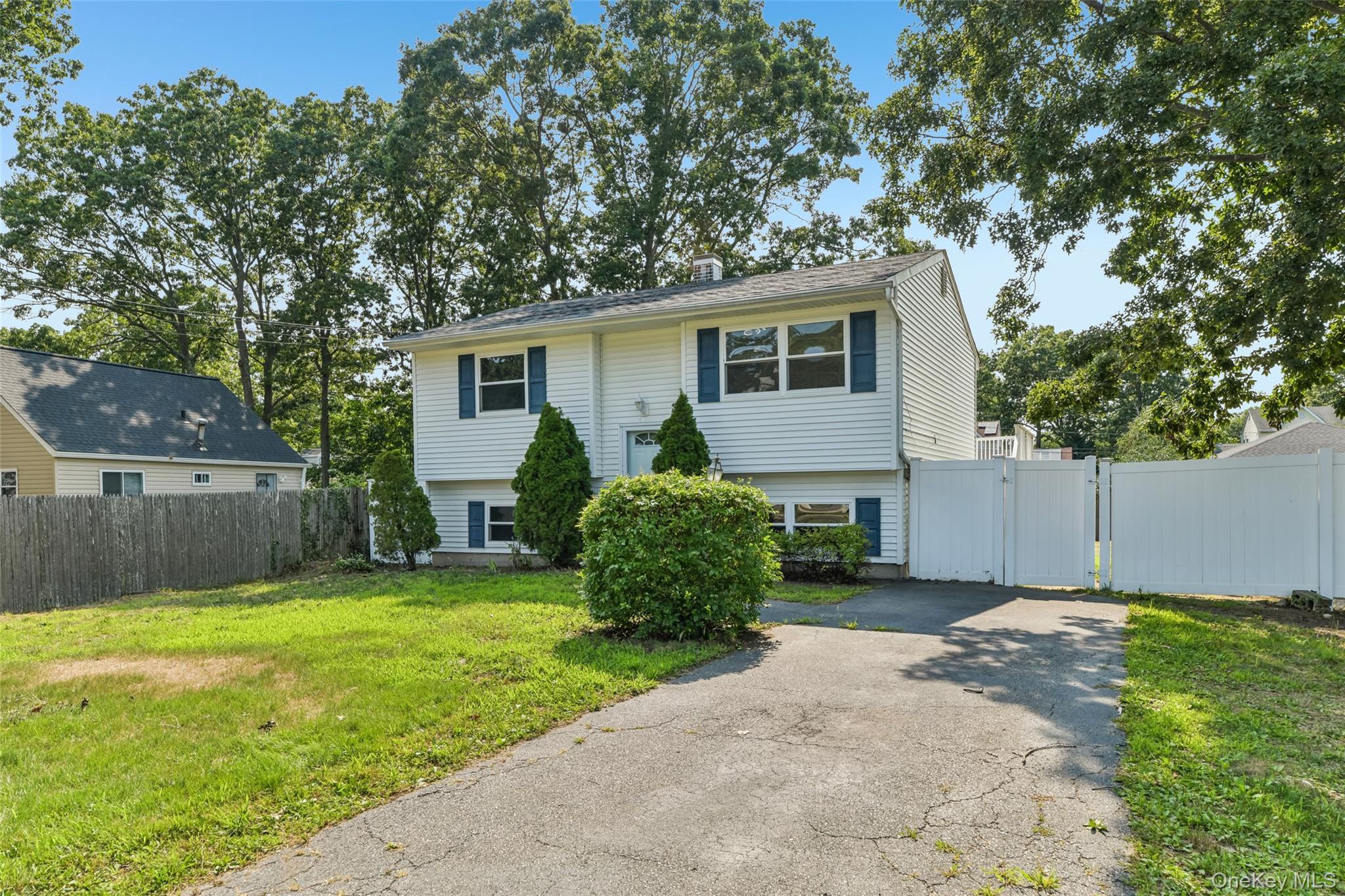 Single Family Beechwood Drive Suffolk County, NY 11967, MLS-1035203-20