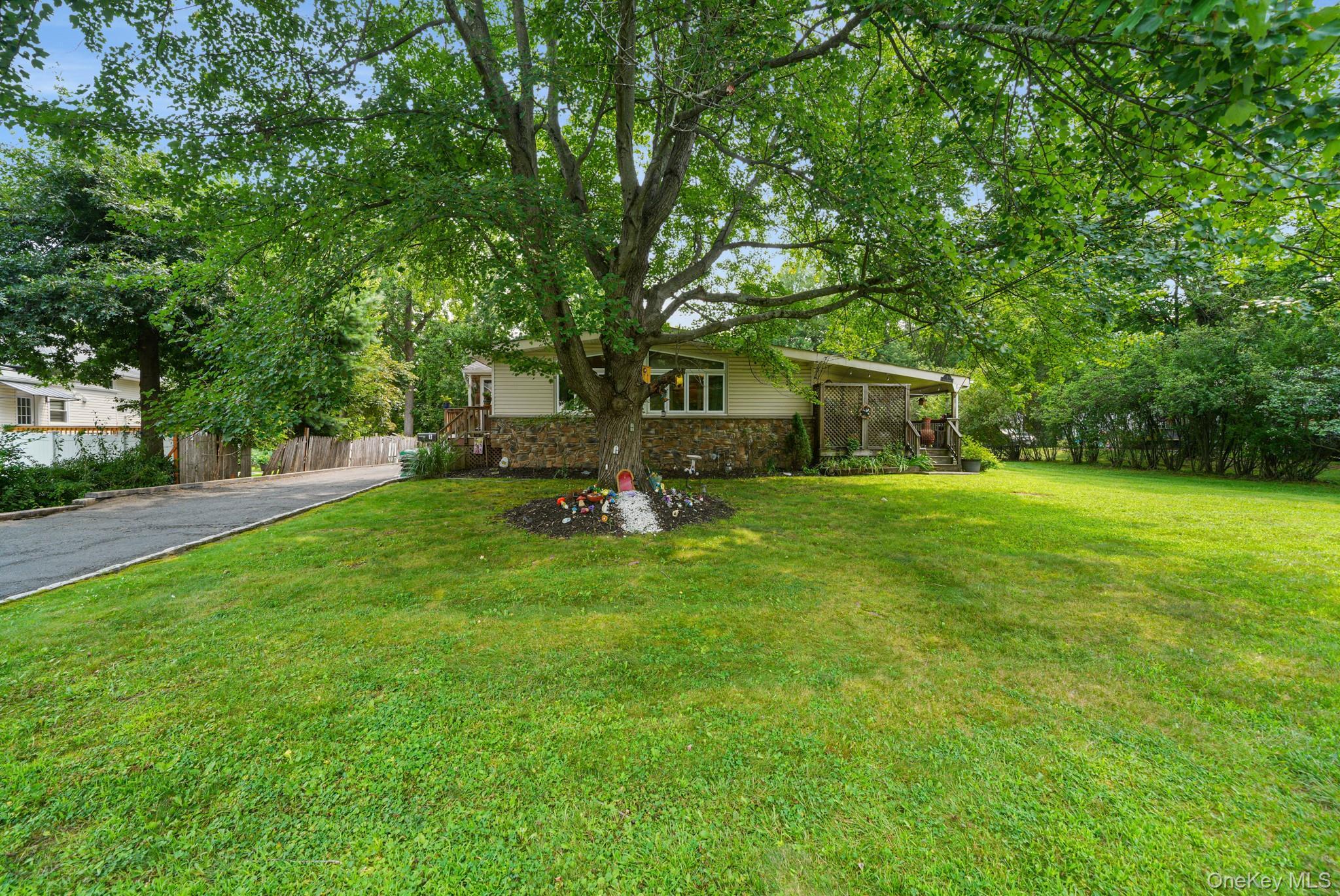 Single Family Gloria Court  Rockland County, NY 10956, MLS-1035219-2