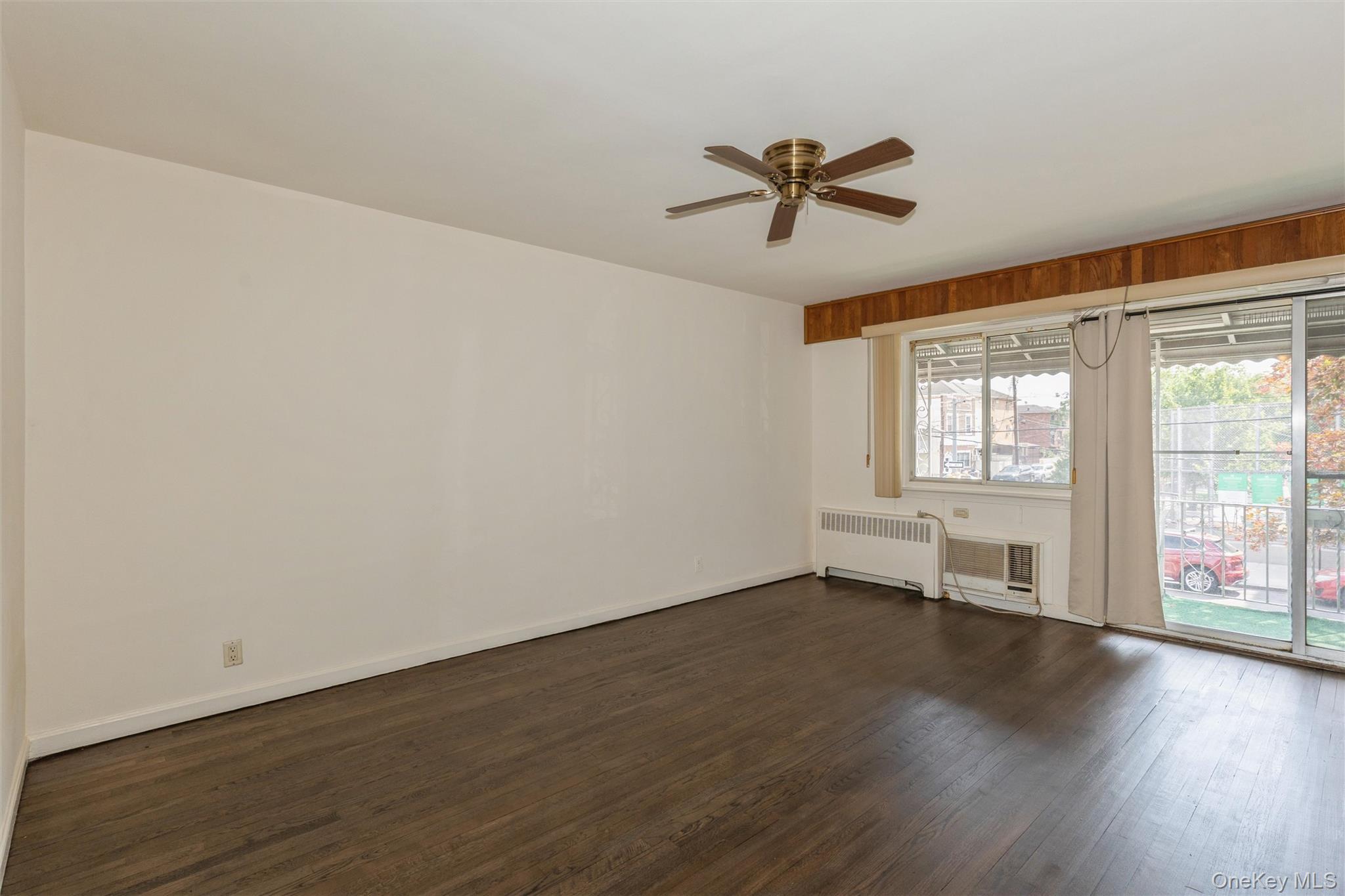 Single Family 67th Street  Queens, NY 11377, MLS-1035222-10