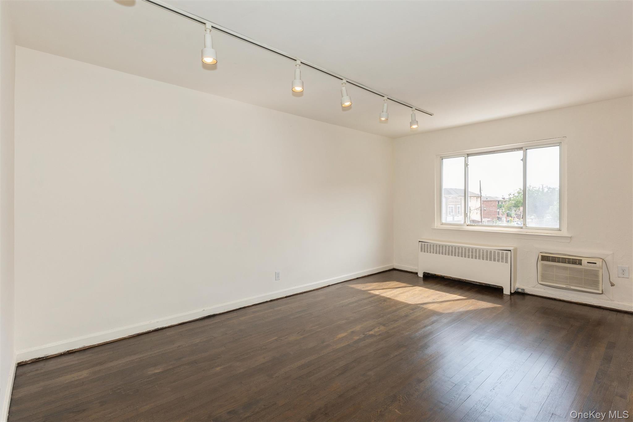 Single Family 67th Street  Queens, NY 11377, MLS-1035222-27