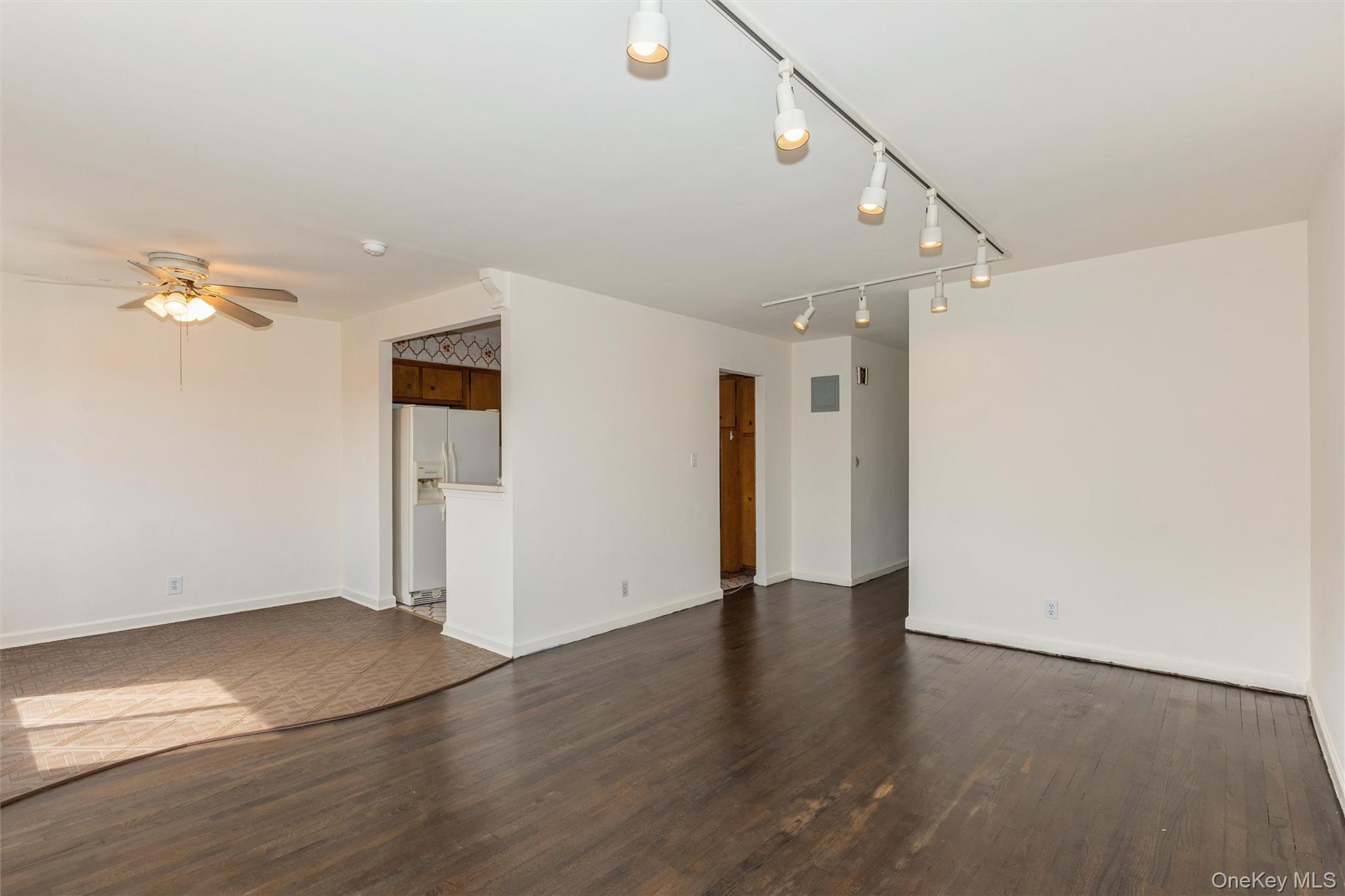 Single Family 67th Street  Queens, NY 11377, MLS-1035222-28