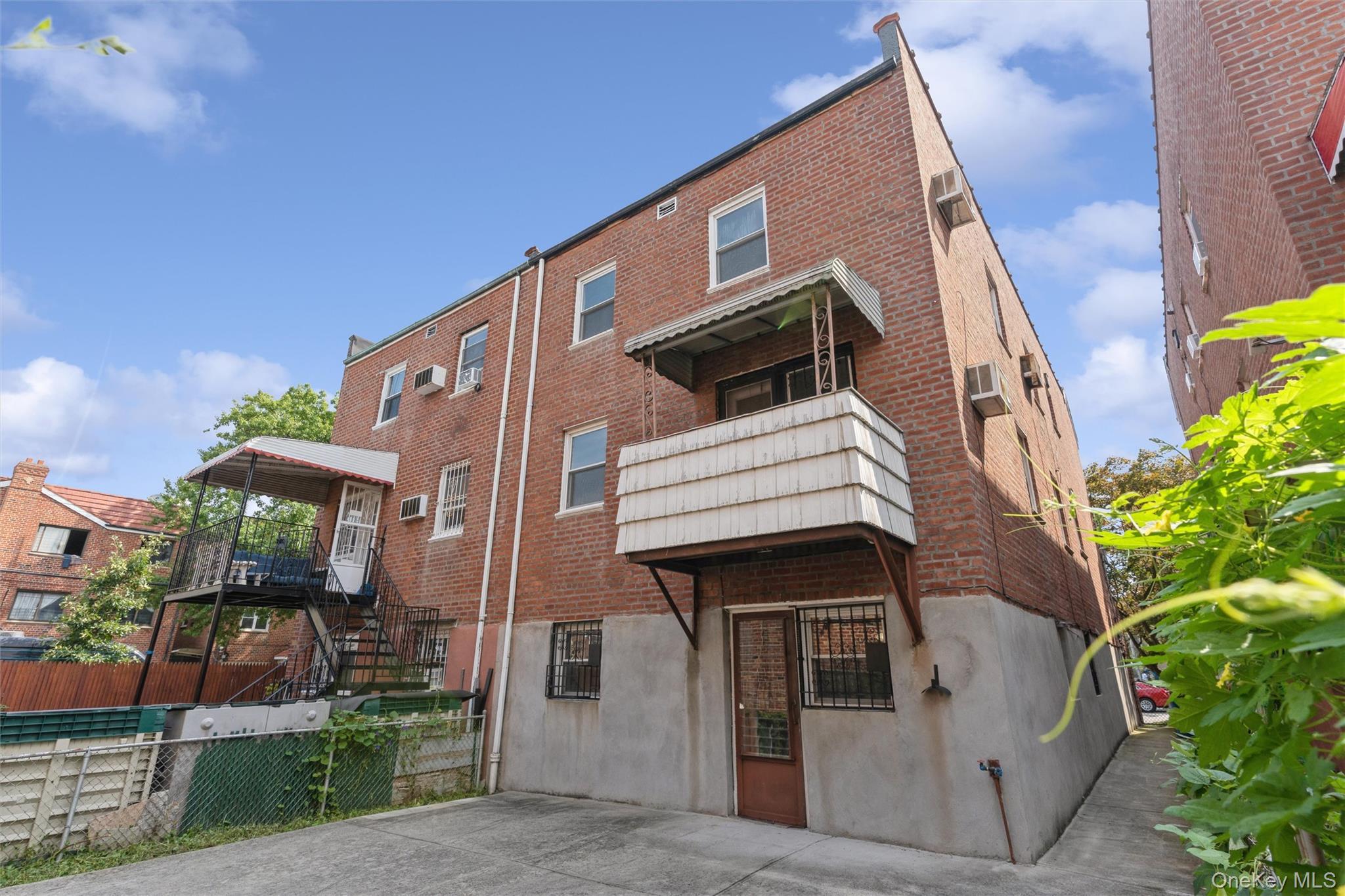 Single Family 67th Street  Queens, NY 11377, MLS-1035222-3