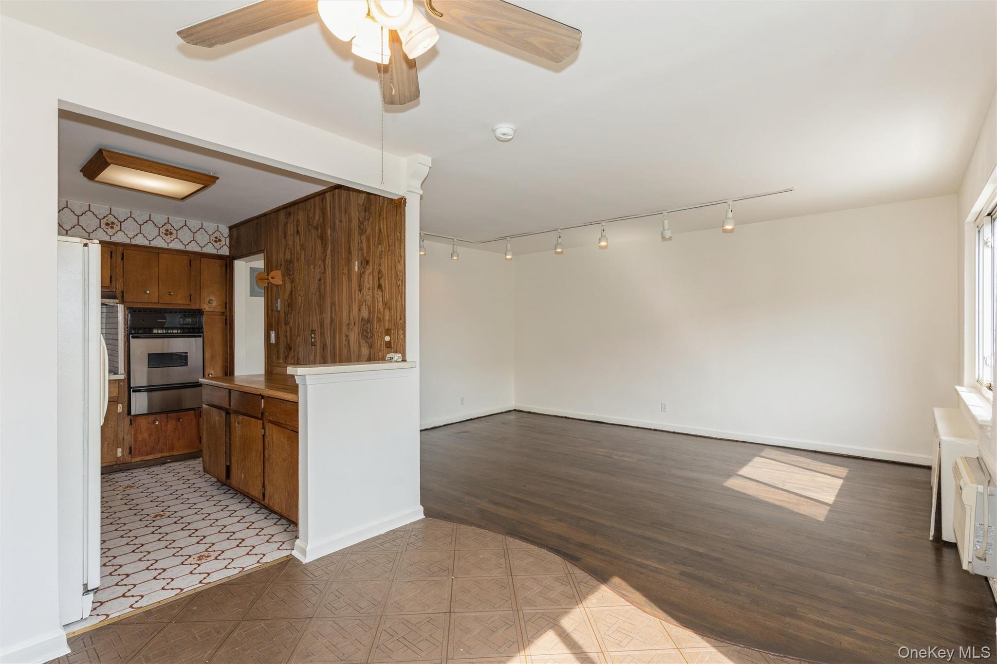 Single Family 67th Street  Queens, NY 11377, MLS-1035222-31