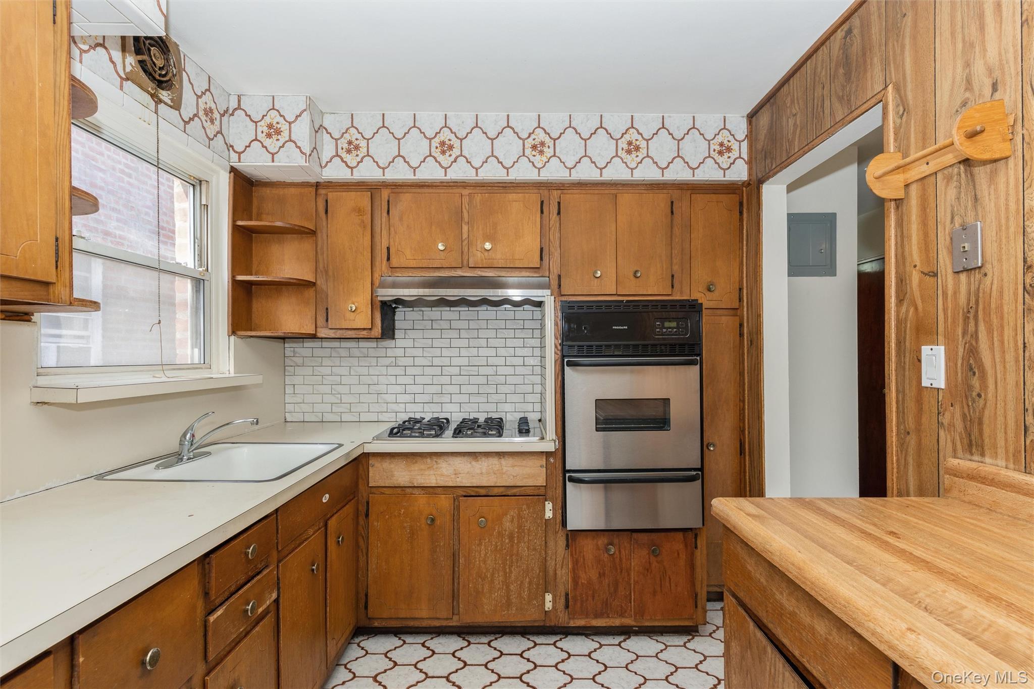 Single Family 67th Street  Queens, NY 11377, MLS-1035222-33