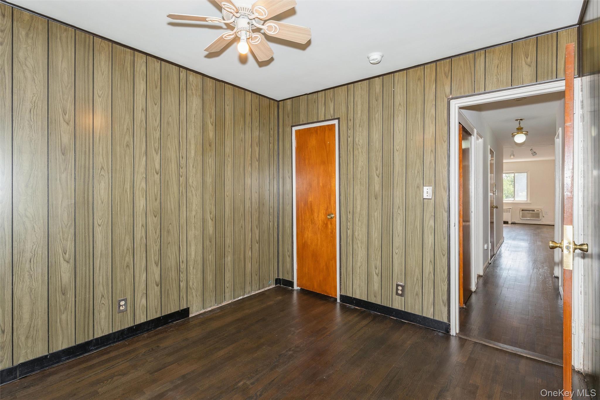 Single Family 67th Street  Queens, NY 11377, MLS-1035222-37