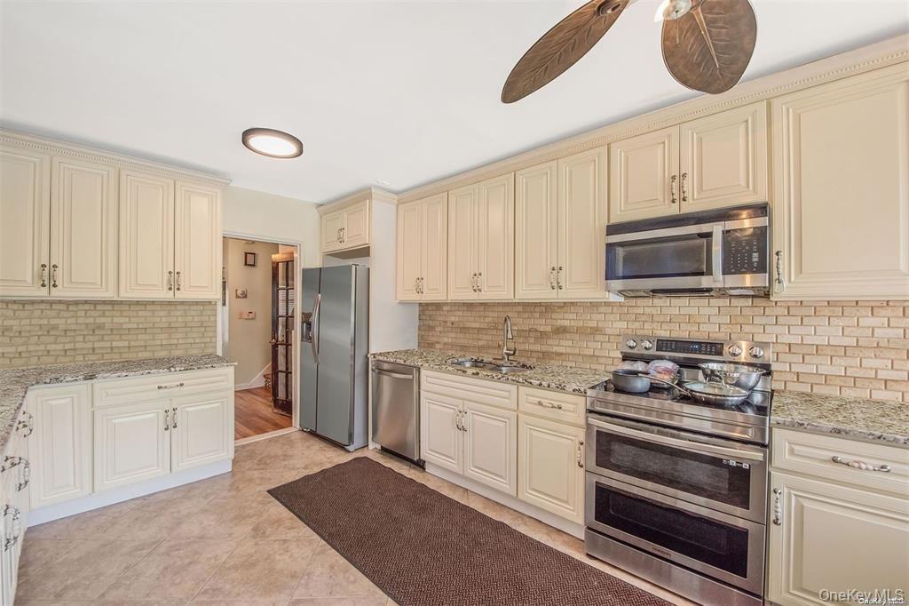 Single Family Peninsula Boulevard Nassau County, NY 11598, MLS-1035224-4