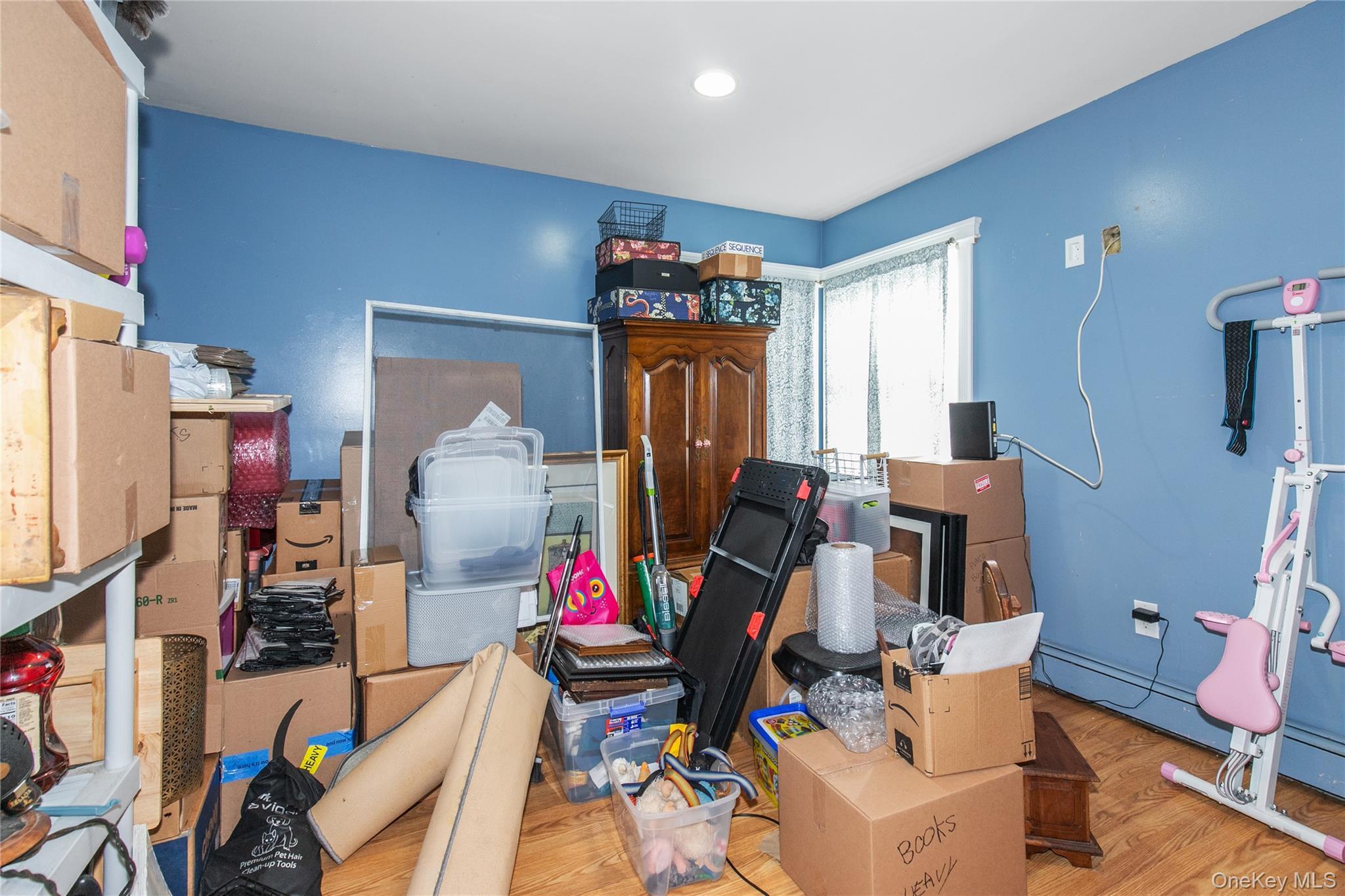 Single Family Wren Court Nassau County, NY 11552, MLS-1035233-12