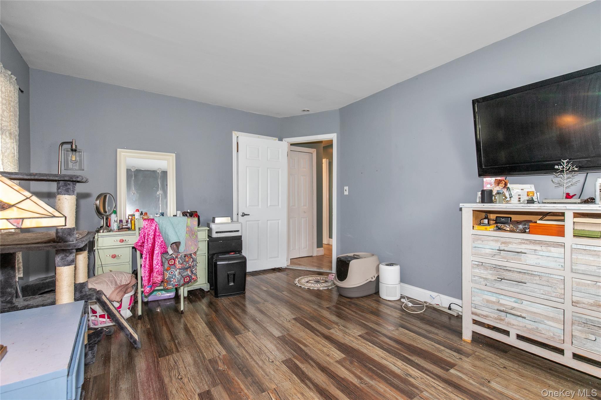 Single Family Wren Court Nassau County, NY 11552, MLS-1035233-14
