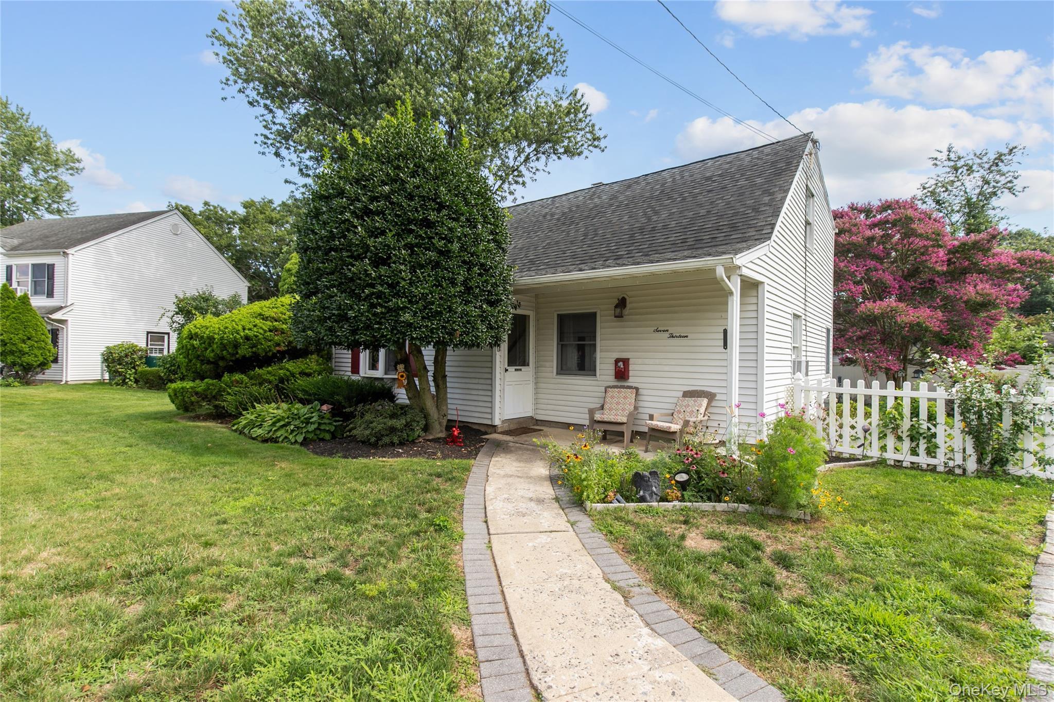Single Family Wren Court Nassau County, NY 11552, MLS-1035233-3