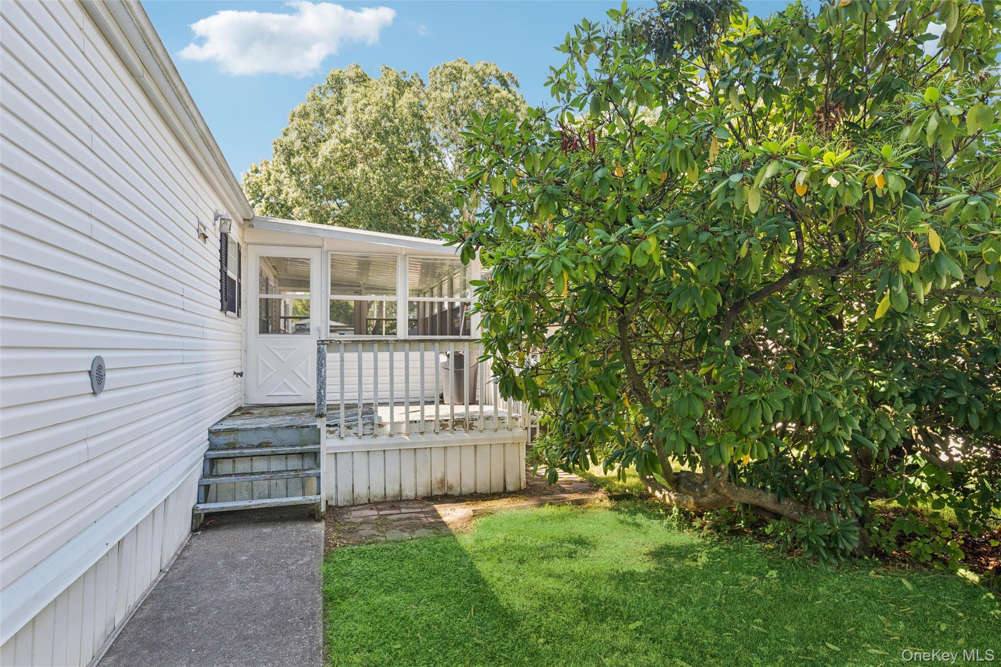 Single Family Old Country Road Suffolk County, NY 11901, MLS-1035236-12