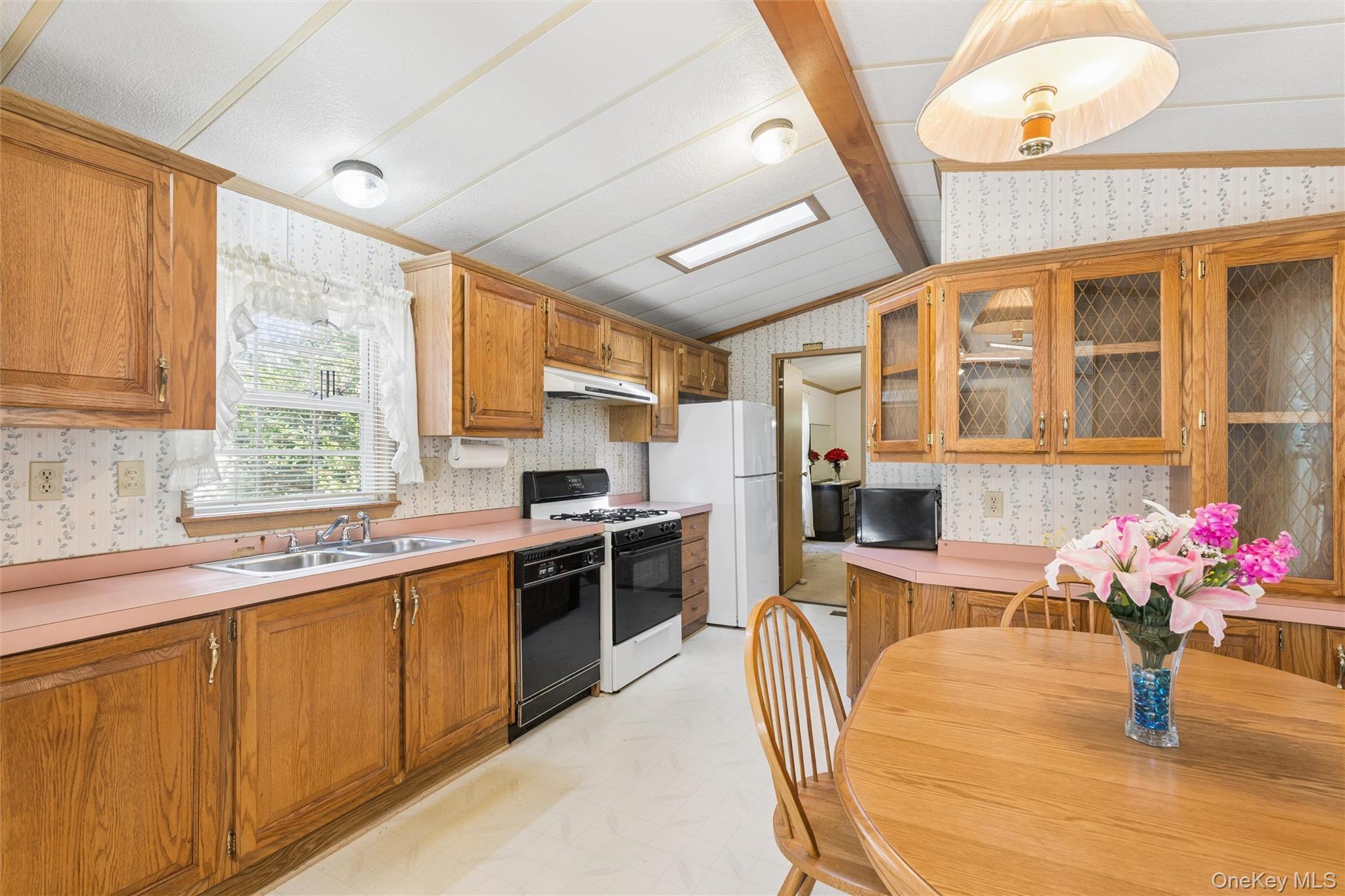 Single Family Old Country Road Suffolk County, NY 11901, MLS-1035236-4