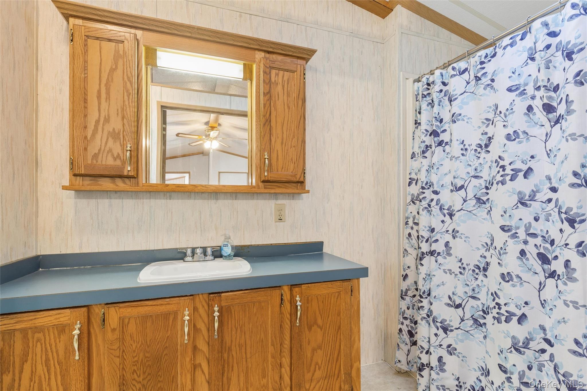 Single Family Old Country Road Suffolk County, NY 11901, MLS-1035236-7