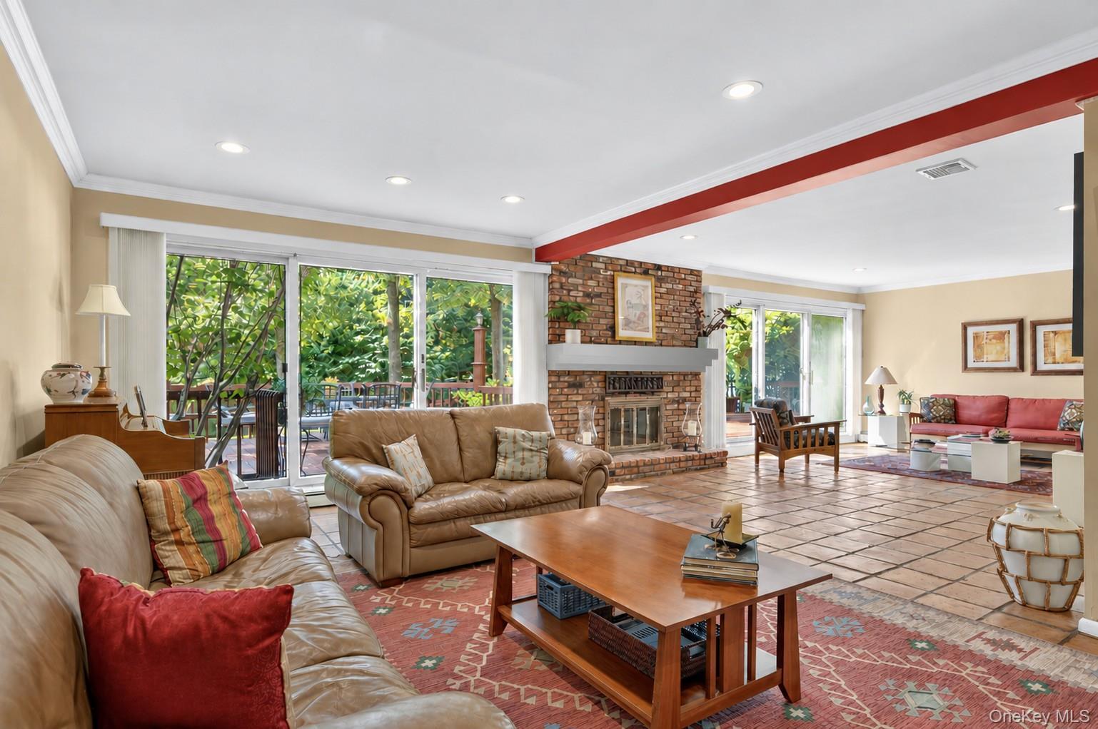Single Family Mcculloch Drive Suffolk County, NY 11746, MLS-1035239-10