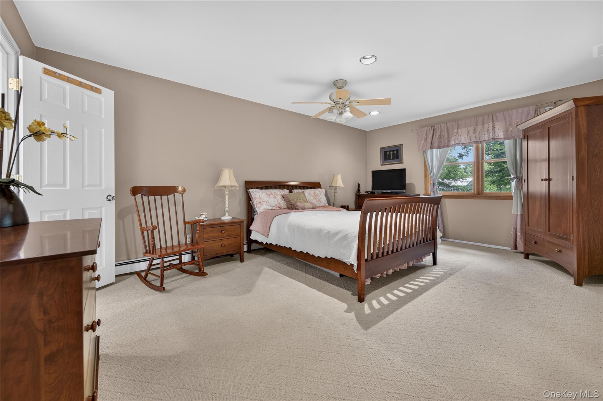 Single Family Mcculloch Drive Suffolk County, NY 11746, MLS-1035239-16