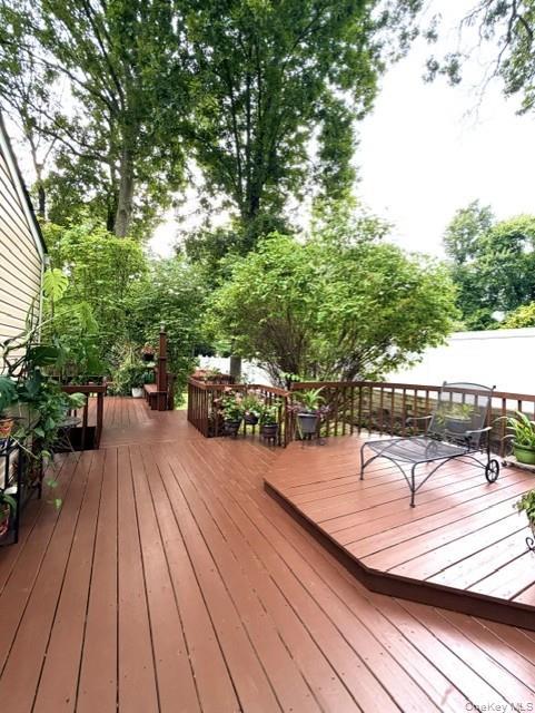 Single Family Mcculloch Drive Suffolk County, NY 11746, MLS-1035239-25