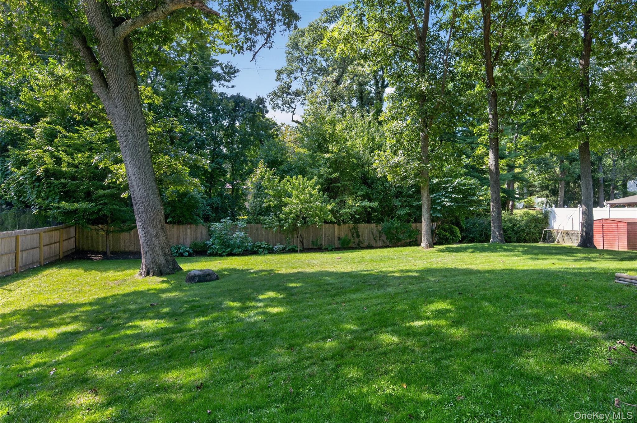 Single Family Mcculloch Drive Suffolk County, NY 11746, MLS-1035239-29