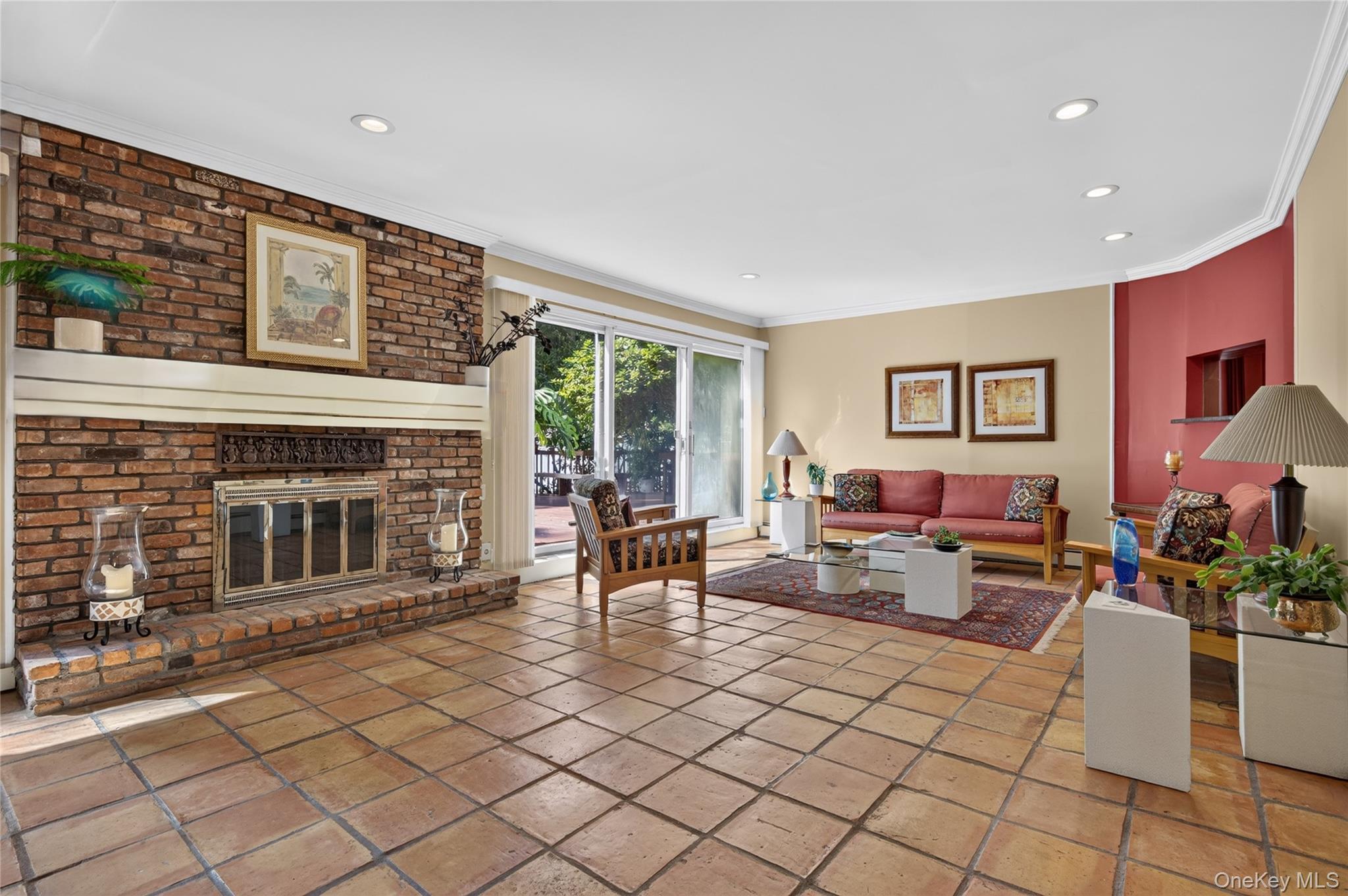 Single Family Mcculloch Drive Suffolk County, NY 11746, MLS-1035239-9