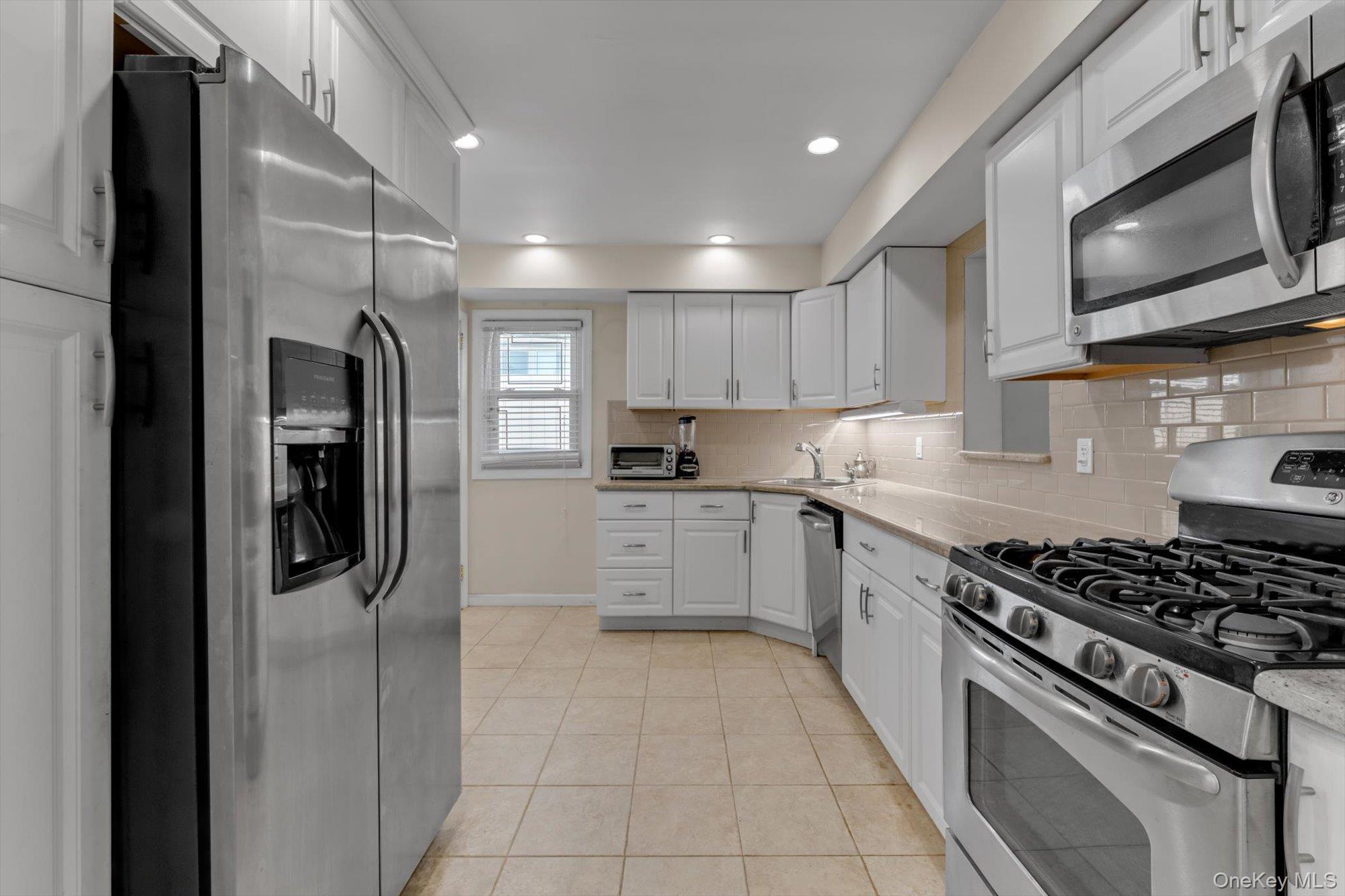 Single Family Franklin Boulevard Nassau County, NY 11561, MLS-1035268-7