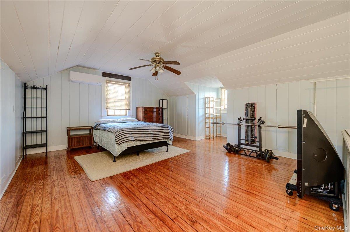 Single Family W 3rd Street  Nassau County, NY 11520, MLS-1035277-16