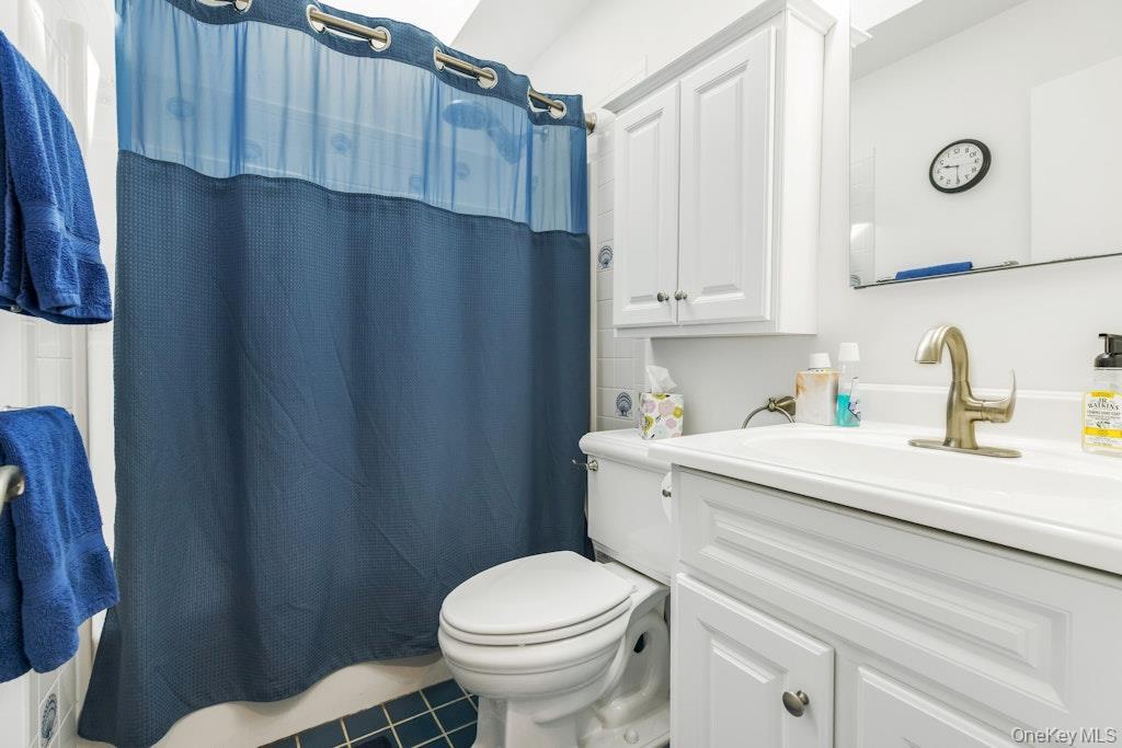 Single Family W Tiana Road Suffolk County, NY 11946, MLS-1035288-15