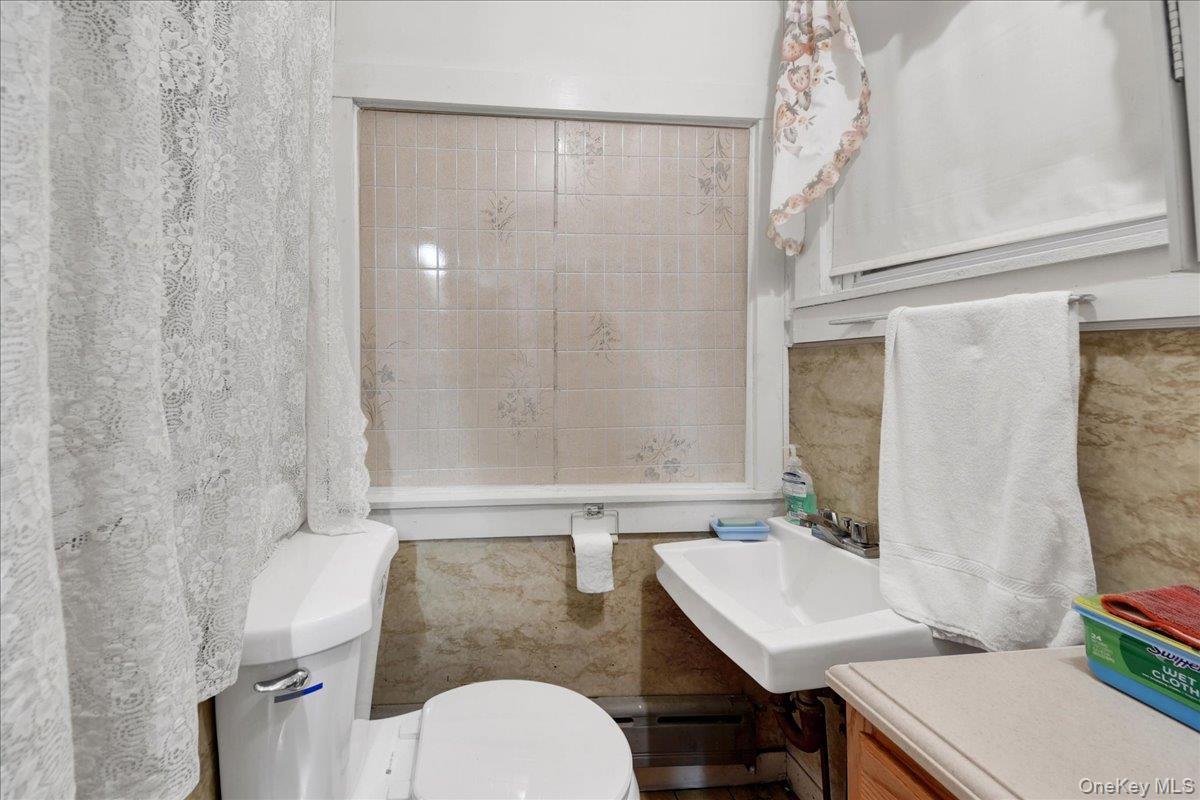 Single Family E 243rd Street Bronx, NY 10470, MLS-1035296-10