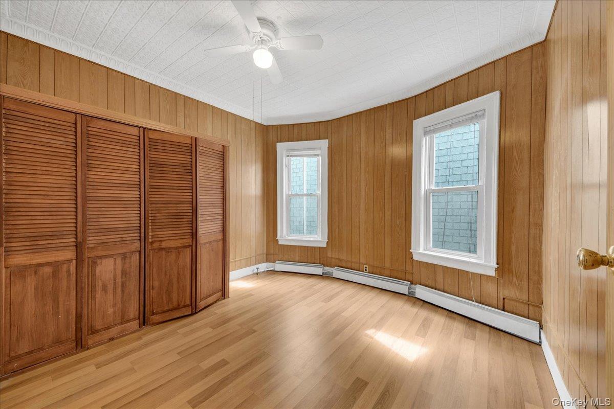 Single Family E 243rd Street Bronx, NY 10470, MLS-1035296-18