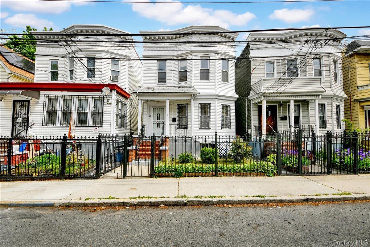 Single Family E 243rd Street  Bronx, NY 10470, MLS-1035296-27