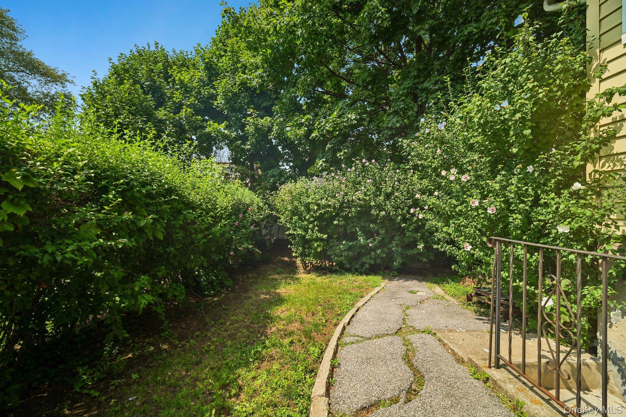 Single Family Frederick Avenue Nassau County, NY 11001, MLS-1035310-37