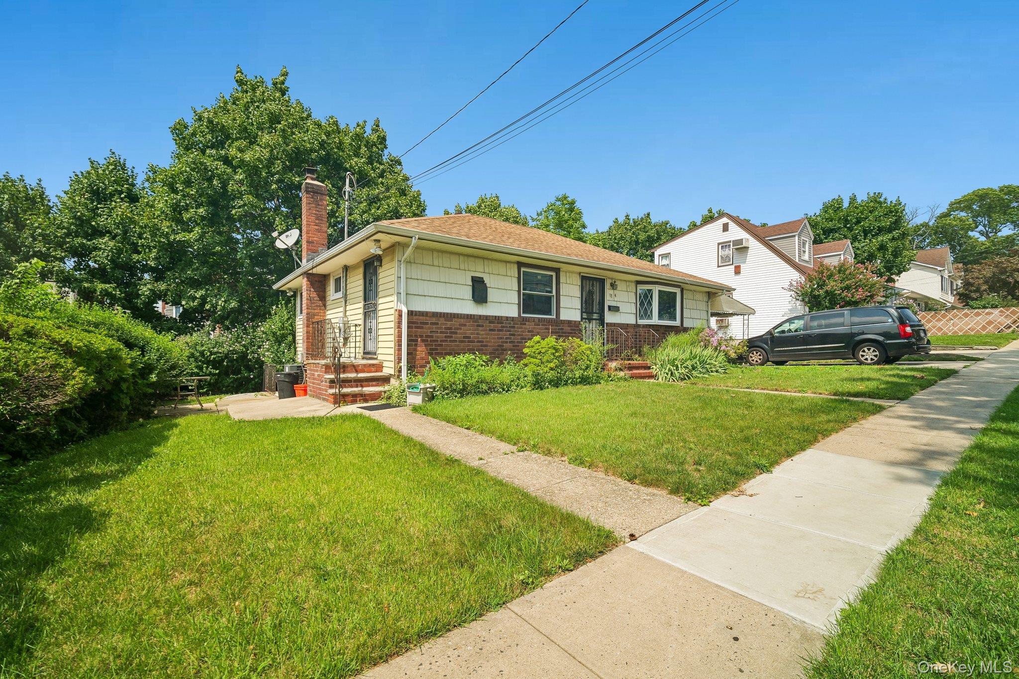 Single Family Frederick Avenue Nassau County, NY 11001, MLS-1035310-39