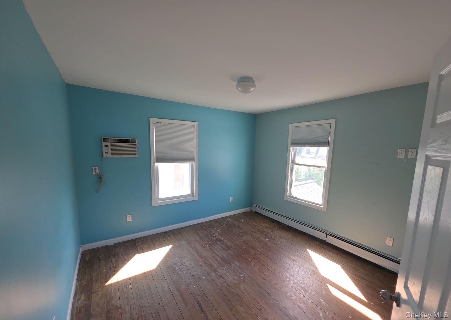 Single Family Laurel Road Suffolk County, NY 11757, MLS-1035320-12