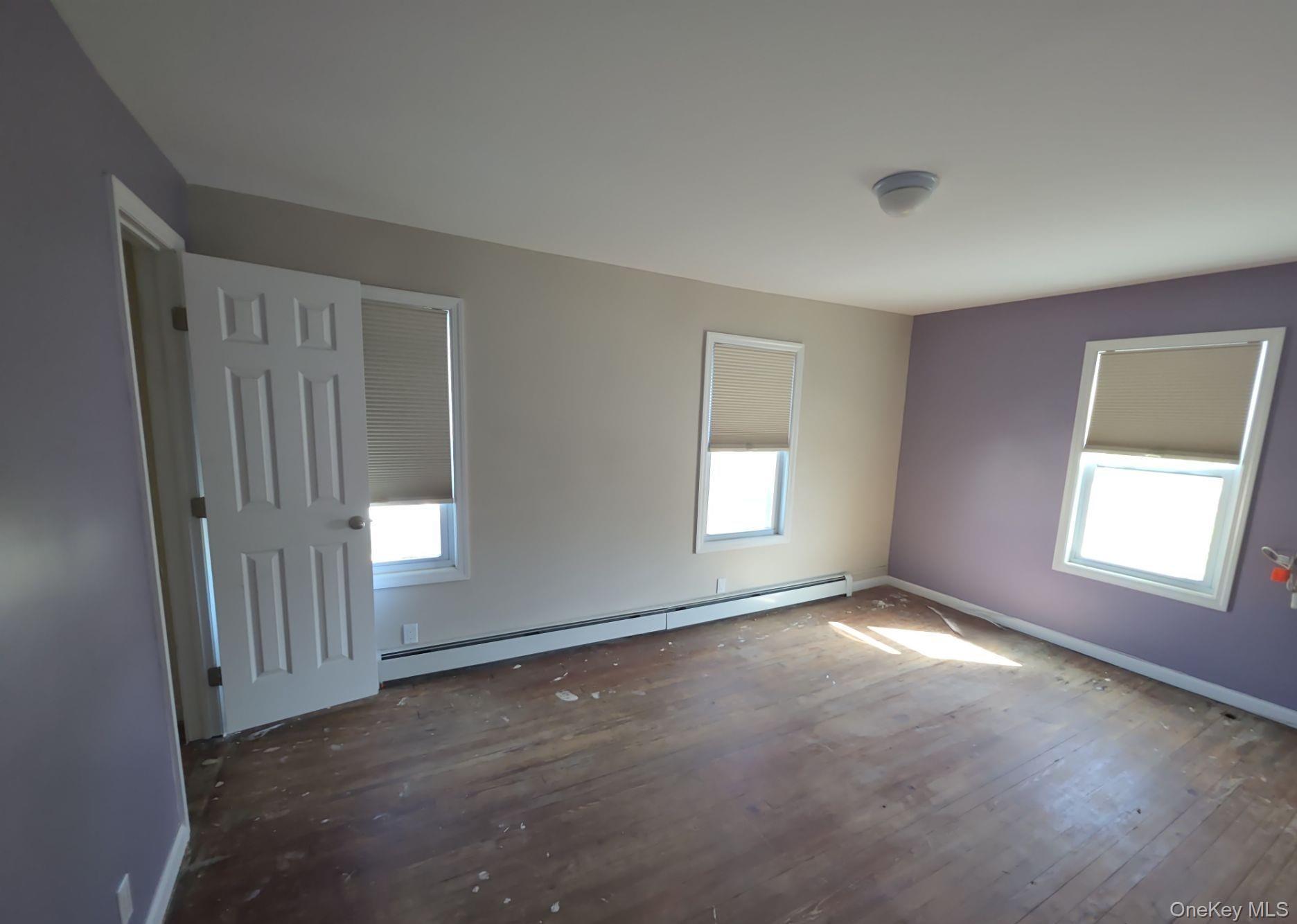 Single Family Laurel Road Suffolk County, NY 11757, MLS-1035320-15