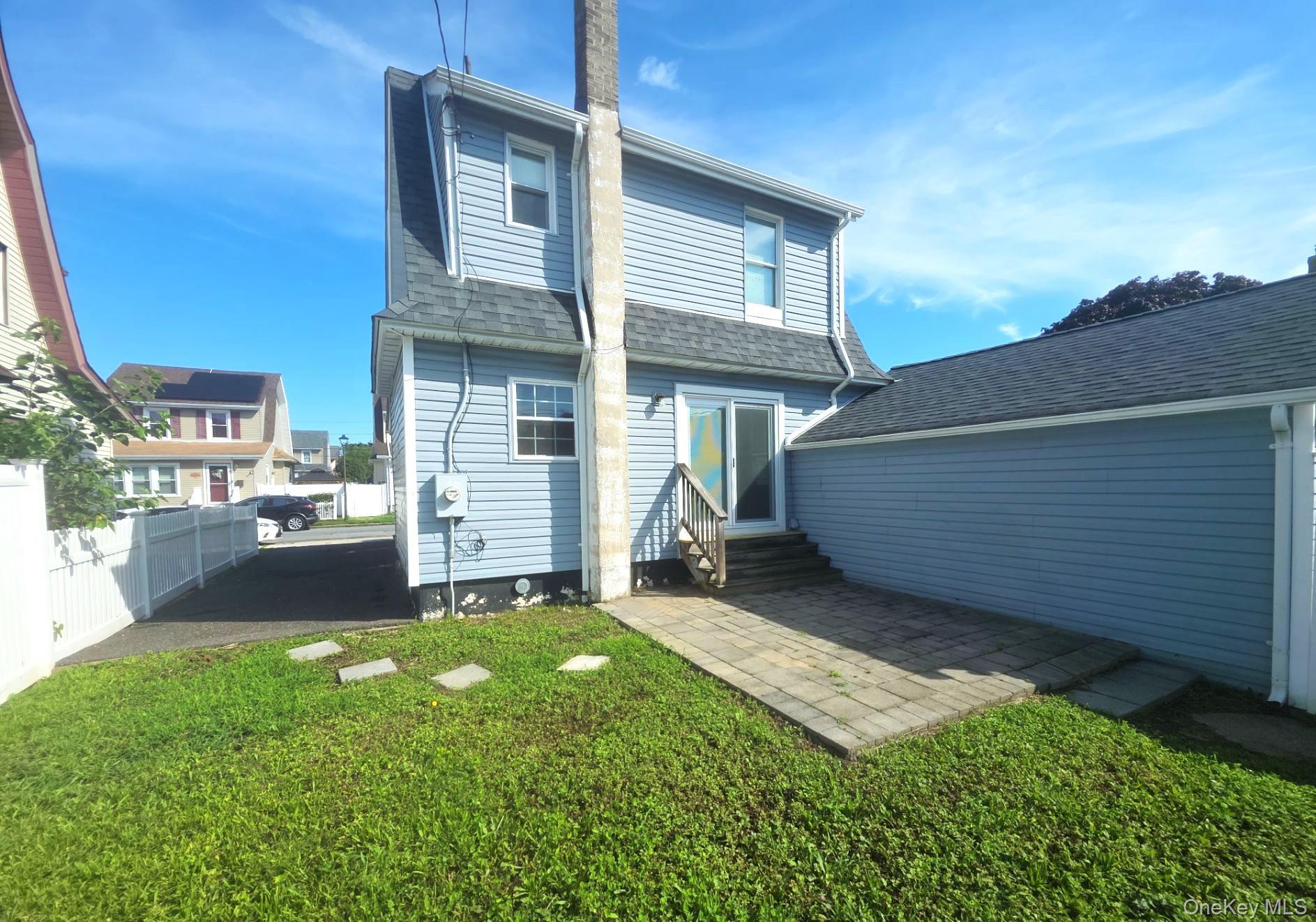 Single Family Laurel Road Suffolk County, NY 11757, MLS-1035320-18