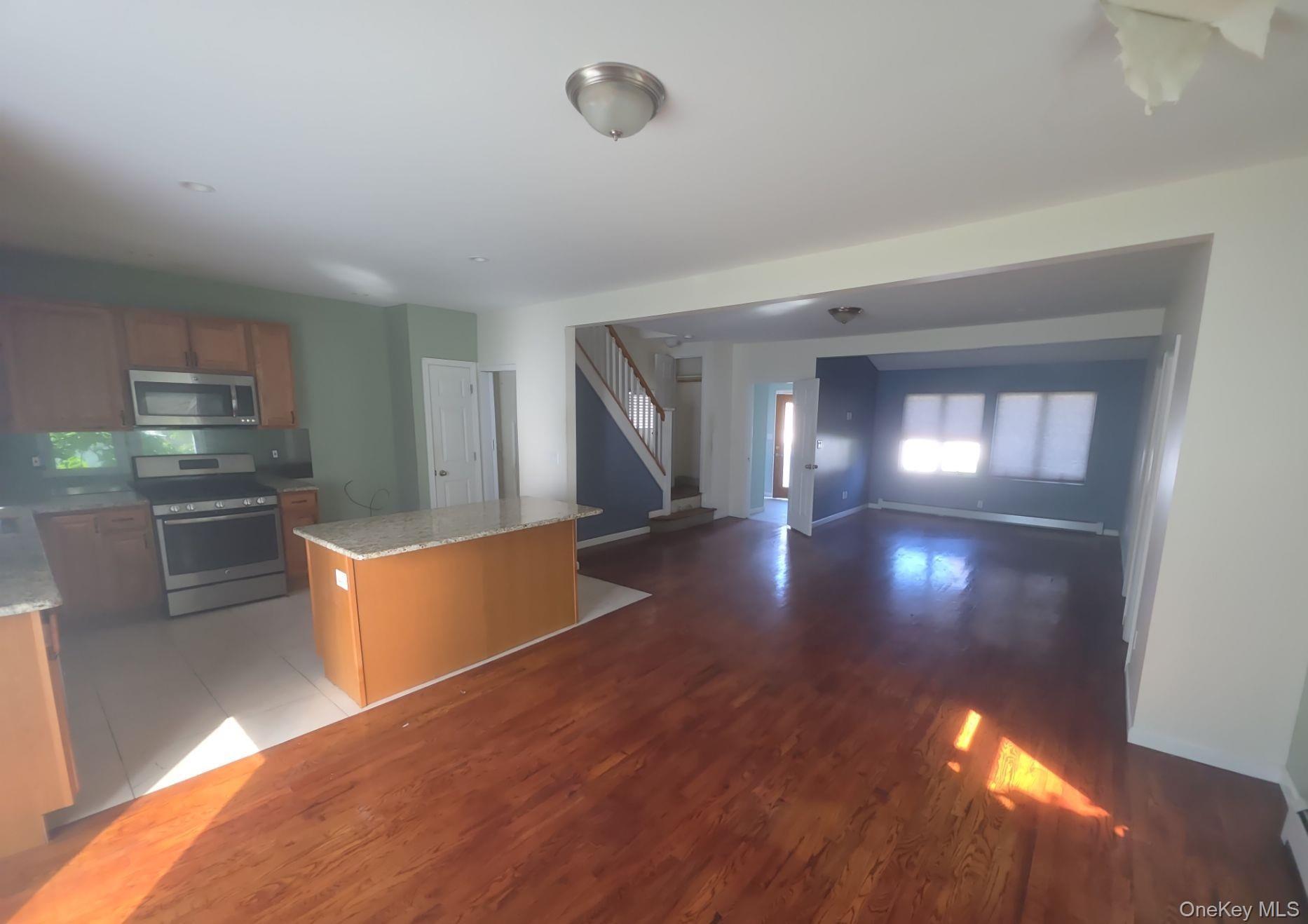 Single Family Laurel Road Suffolk County, NY 11757, MLS-1035320-7