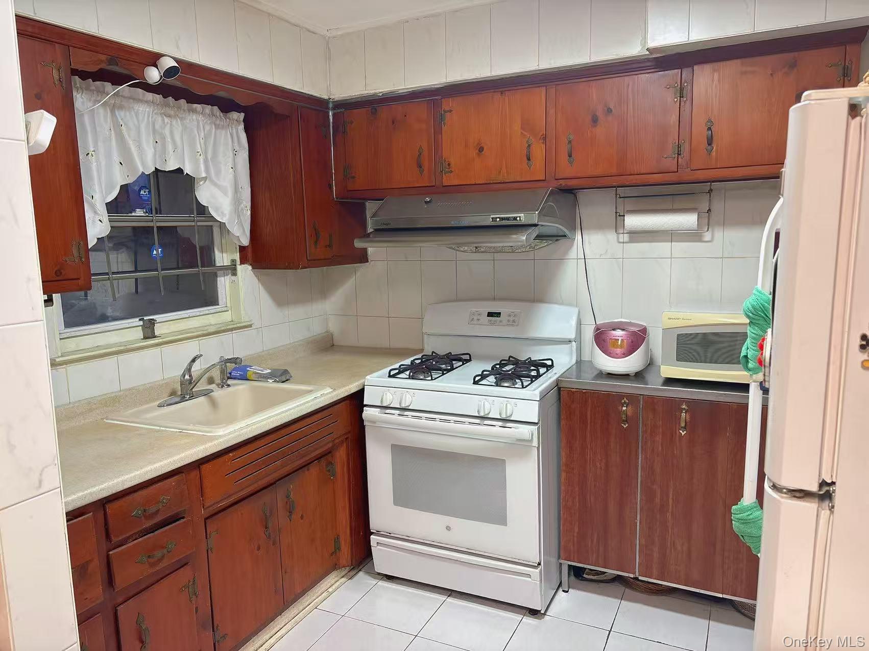 Single Family 46th Avenue  Queens, NY 11361, MLS-1035322-2